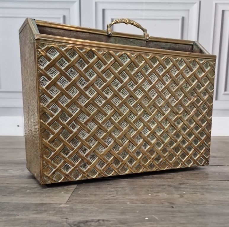 Vintage Brass Magazine Rack Embossed Lattice Style Newspaper Paper Holder Retro photo furniture