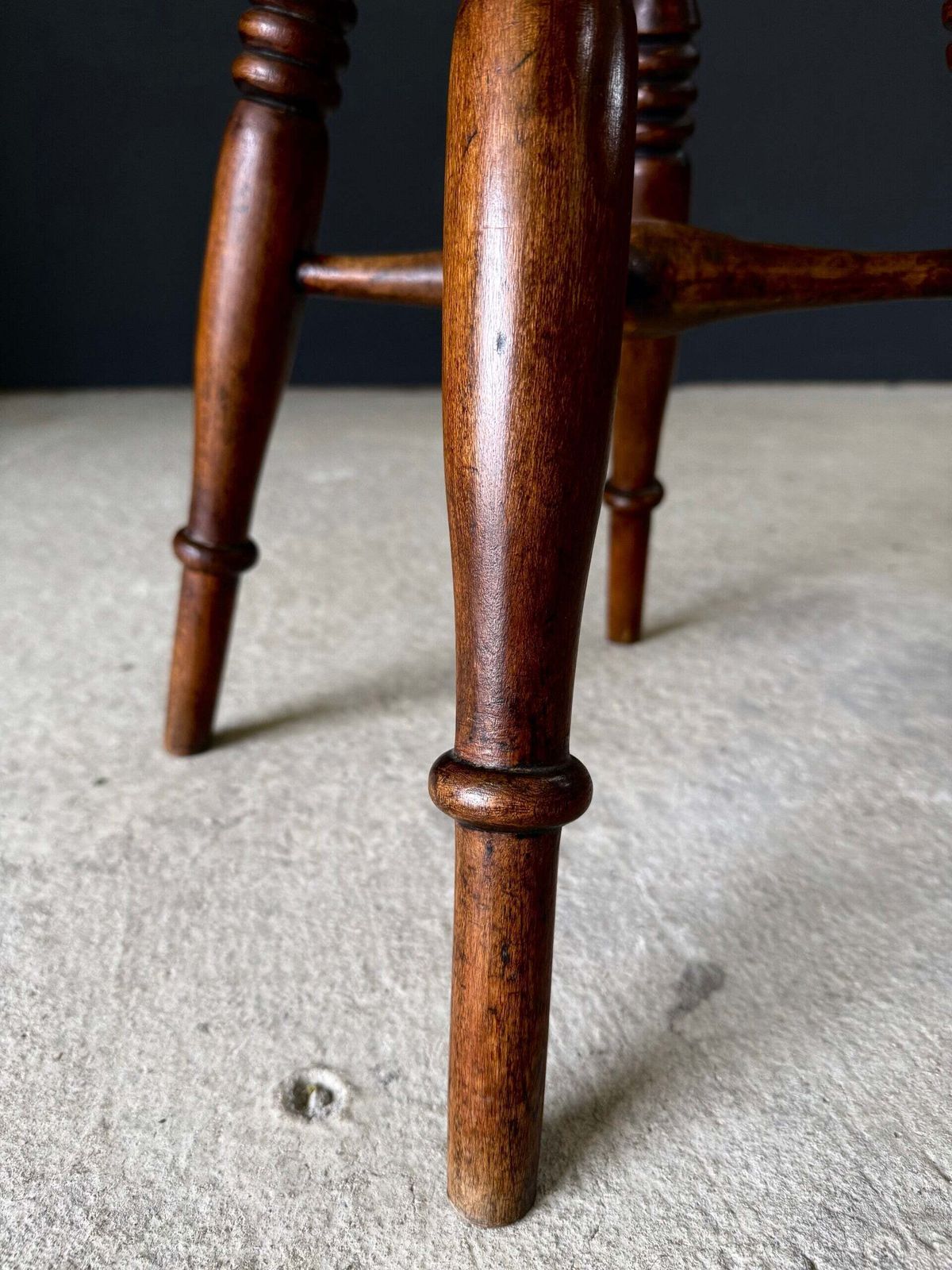 photo vintage French Provincial Design Turned Stool, 1940's