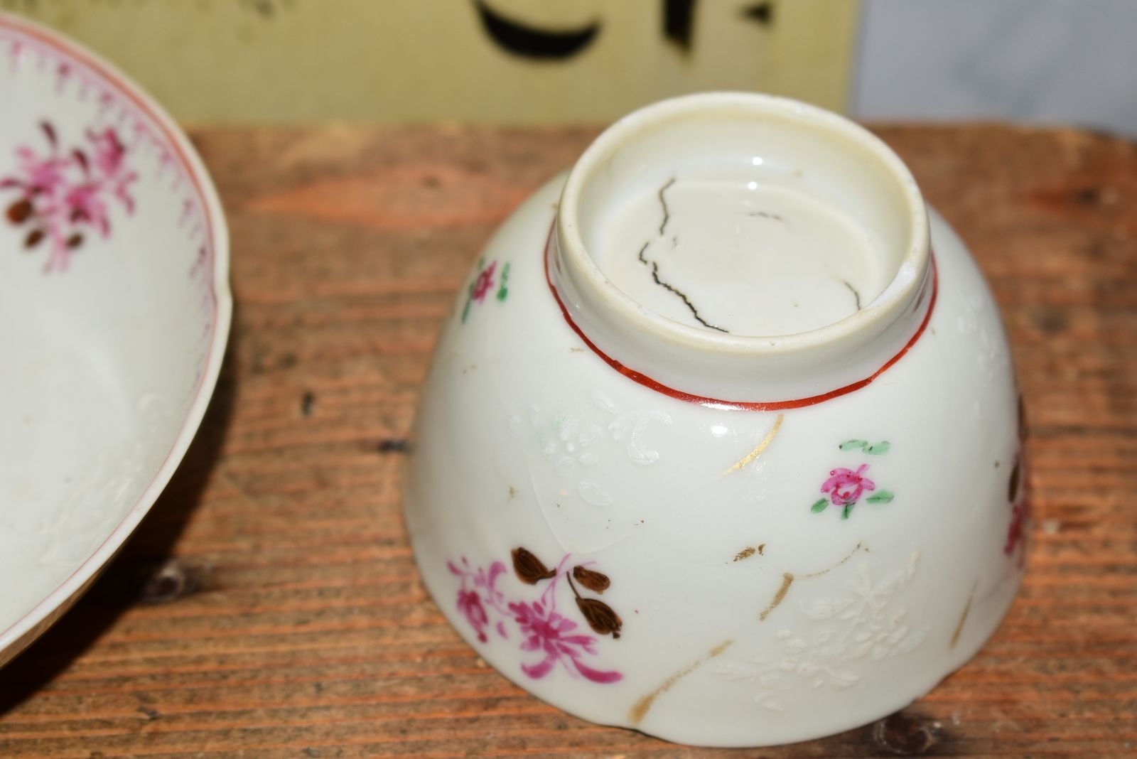 photo furniture 18th Century Chinese Export Famille Rose 3 Piece Tea Set   Qianlong Period C.1750