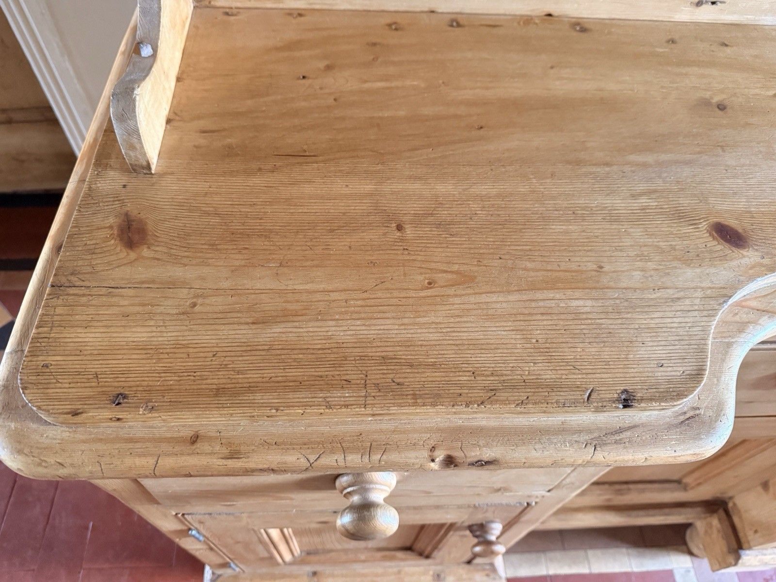 photo vinterior Vintage Farmhouse Rustic Country Pine Kitchen Welsh Cabinet Dresser W/Plate Rack