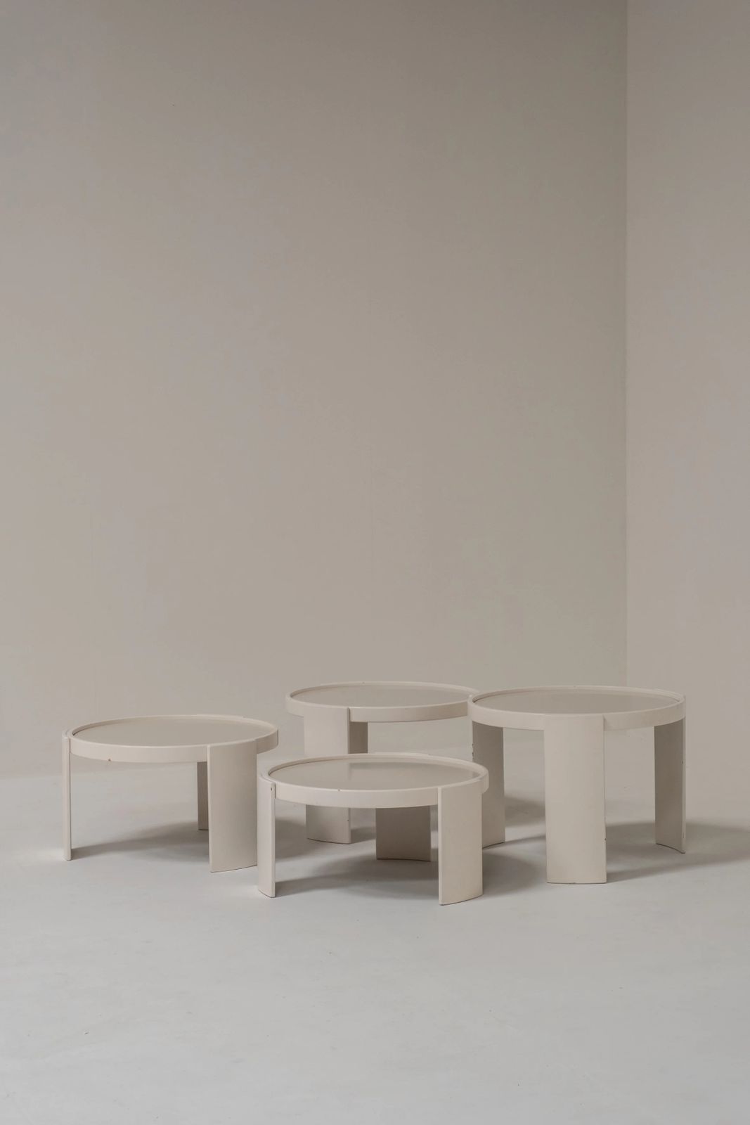 photo buy Set Of 4 'Model 780' White Wood Stacking Tables By Gianfranco Frattini For Cassina, Italy 1970s