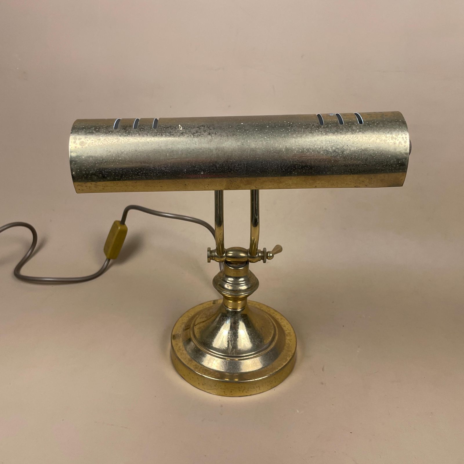125.0 Banker's Lamp Executive Desk Light Gold Brass Metal Base Antique Library Reading Light Bedside Adjustable Round Base Side Vintage photo