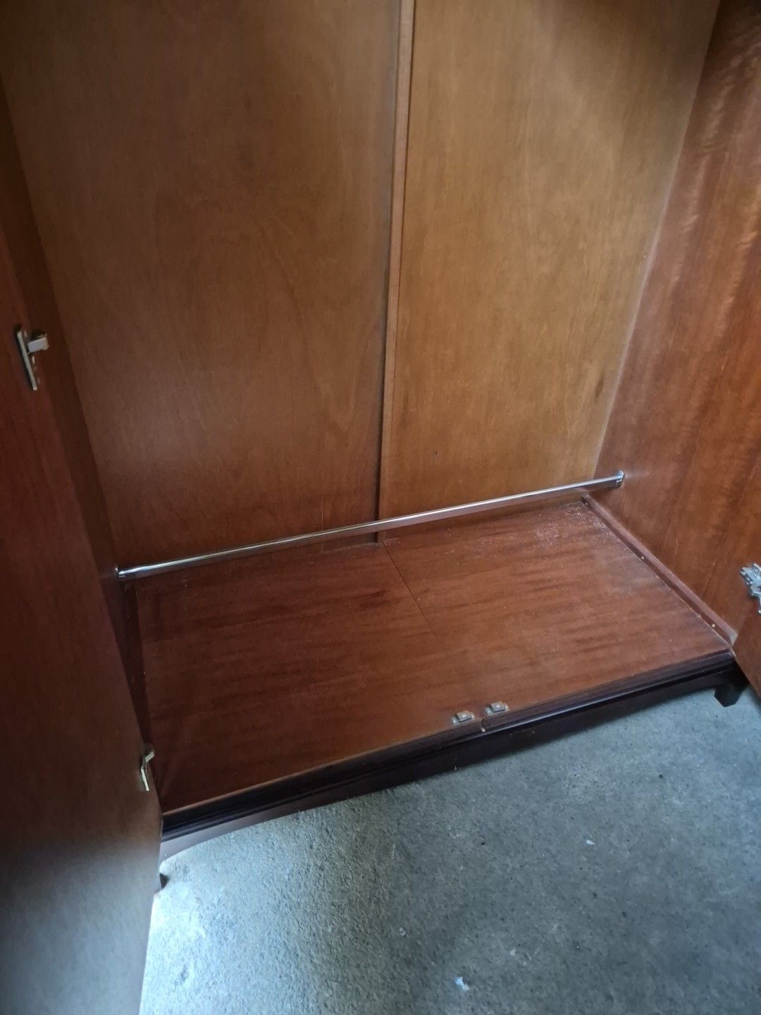 photo furniture Vintage Large Stag Minstrel Mahogany Double Door Wardrobe