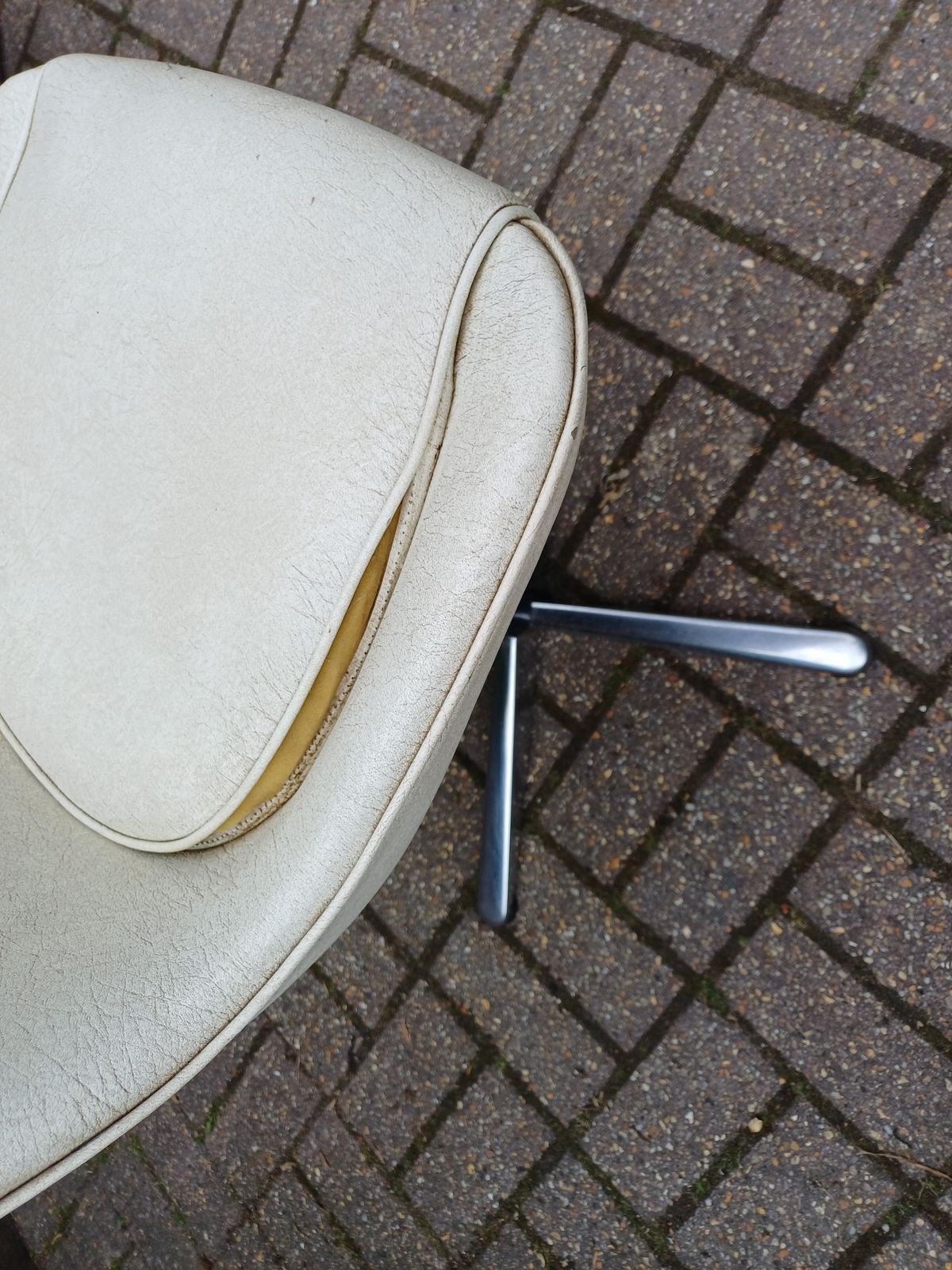 Furniture Set Of 4 Vintage Centa Dining Chairs Mid Century Chrome Space Age Retro 1970s Vinyl Seats photo