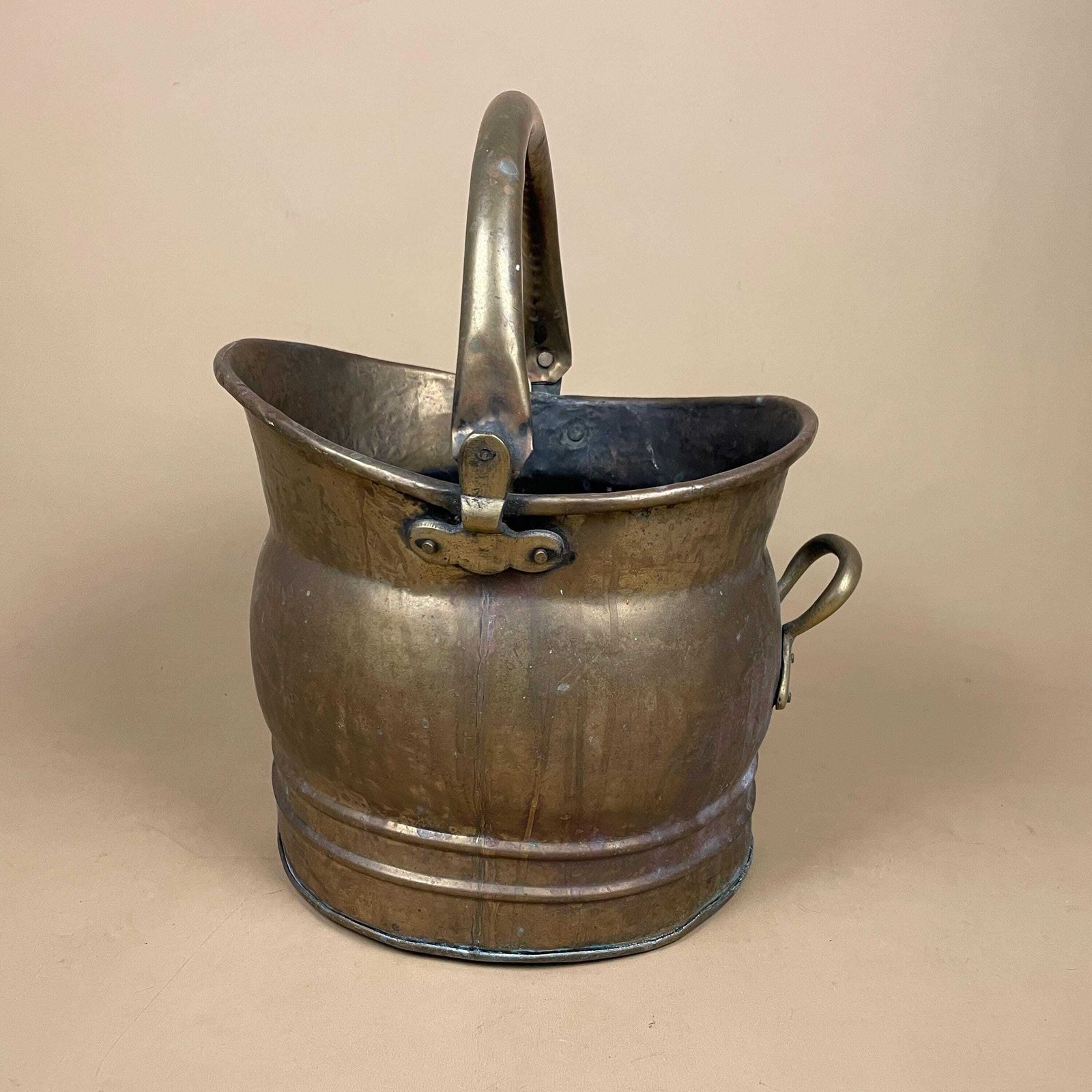 Antique Metal Gold Brass Coal Bucket Handle Fireside Fire Side Scuttle Log Helmet Farmhouse Cottage Vintage Fireplace Logs Small photo furniture
