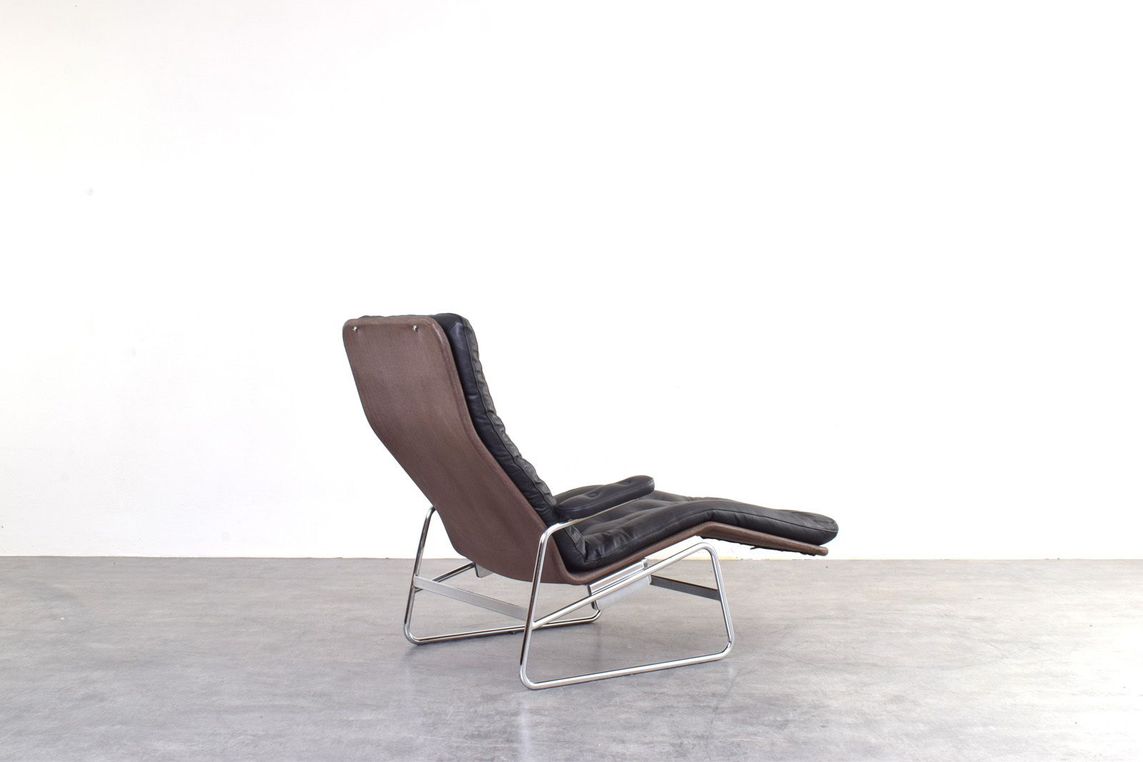 Bauhaus Leather And Chrome Model Fenix Chaise Lounge By Sam Larsson For Dux photo buy