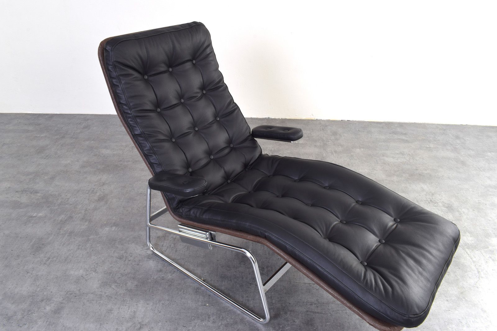 photo vinterior Bauhaus Leather And Chrome Model Fenix Chaise Lounge By Sam Larsson For Dux