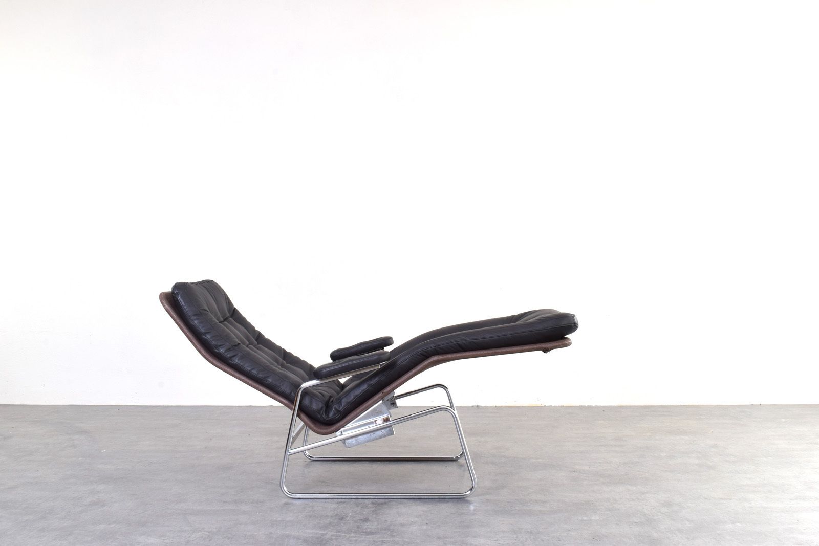 Bauhaus Leather And Chrome Model Fenix Chaise Longue By Sam Larsson For Dux photo 4399.0