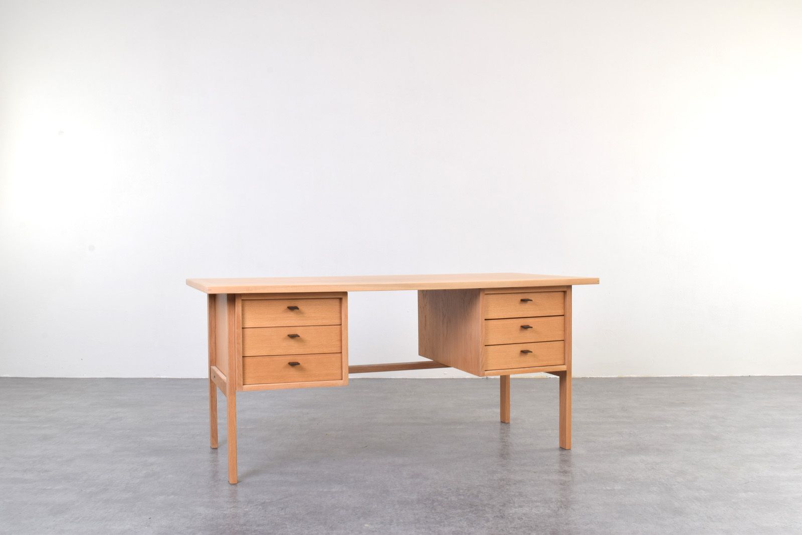 Mid Century Oak Desk By Svend åge Madsen For Sigurd Hansen photo furniture