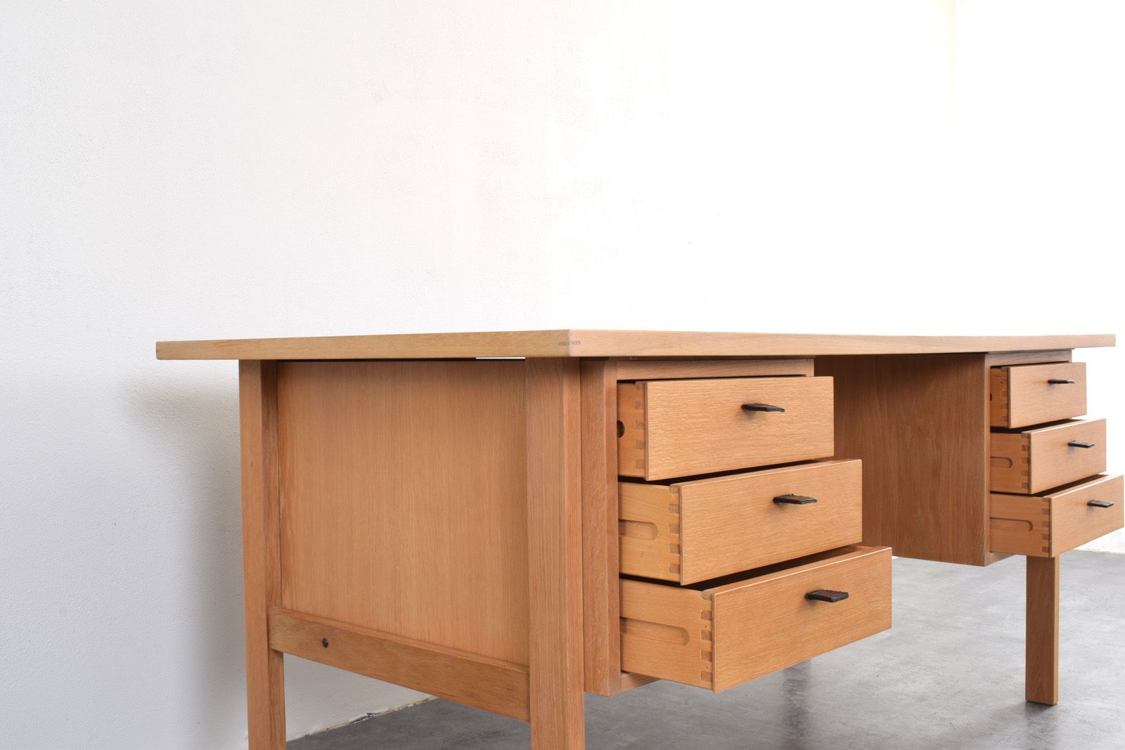 photo vinterior Mid Century Oak Desk By Svend åge Madsen For Sigurd Hansen
