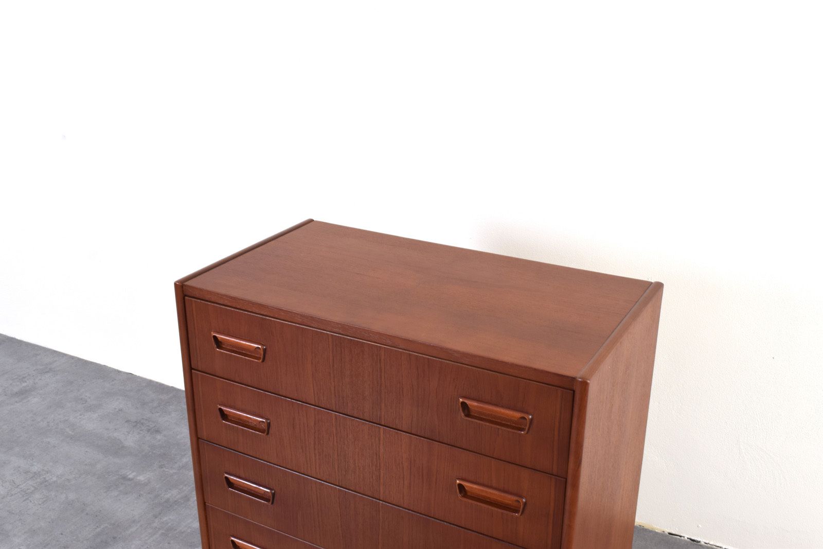 photo vinterior Mid Century Danish Teak Chest Of Drawers, 1960s.