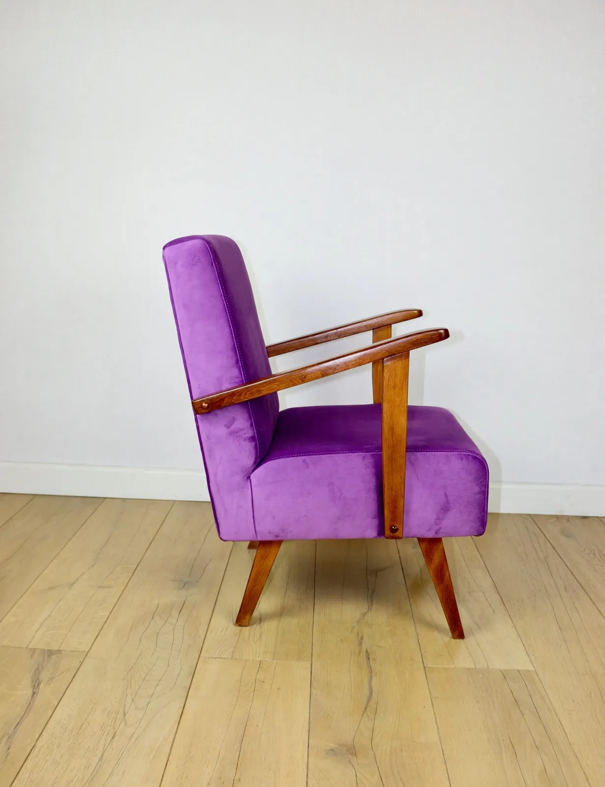 photo furniture Vintage Loft Purple Velvet Armchair   2 Pieces Available