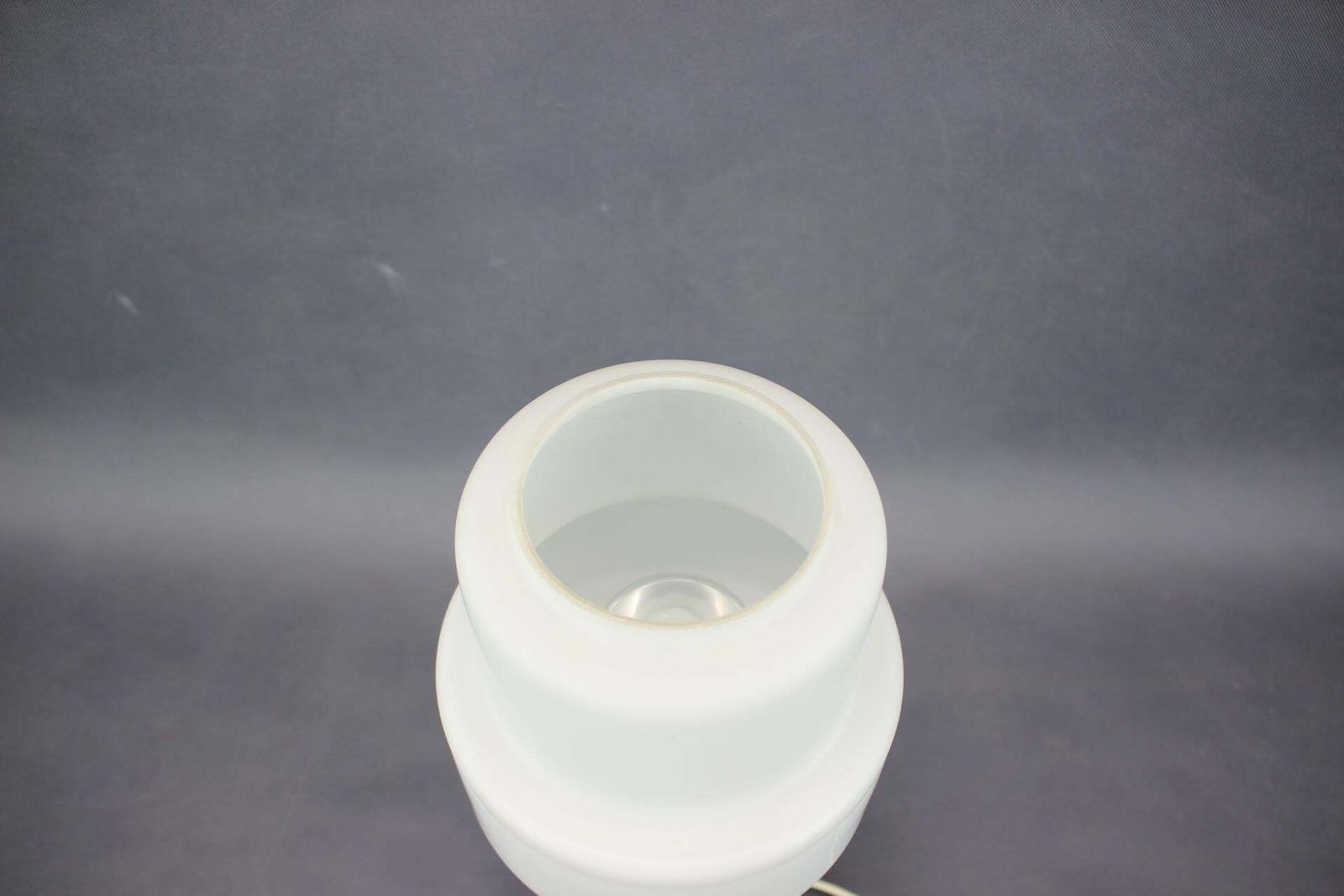 Lampe de table Drukov Brno en verre opalin et laiton, Tchécoslovaquie, années 1970 photo for sale