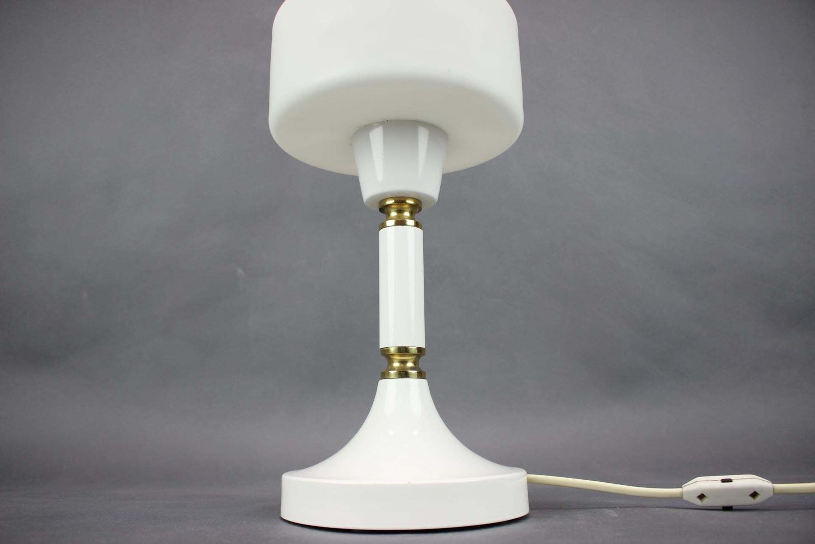 Lampe de table Drukov Brno en verre opalin et laiton, Tchécoslovaquie, années 1970 photo 319.0