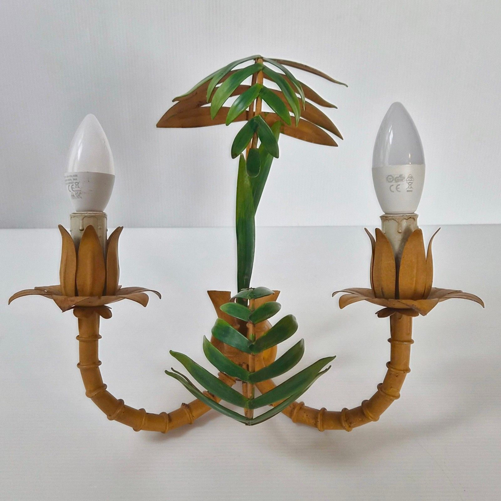 Paar Vintage Jaren 1970 Imitatie Bamboe & Palm Metalen Wandlampen 70s 1970s photo Tuinverlichting