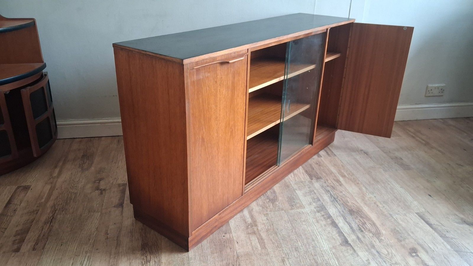 photo vinterior Delightful  1970's Mid Century Teak Drinks/Cocktail Cabinet ,Bookcase,Sideboard