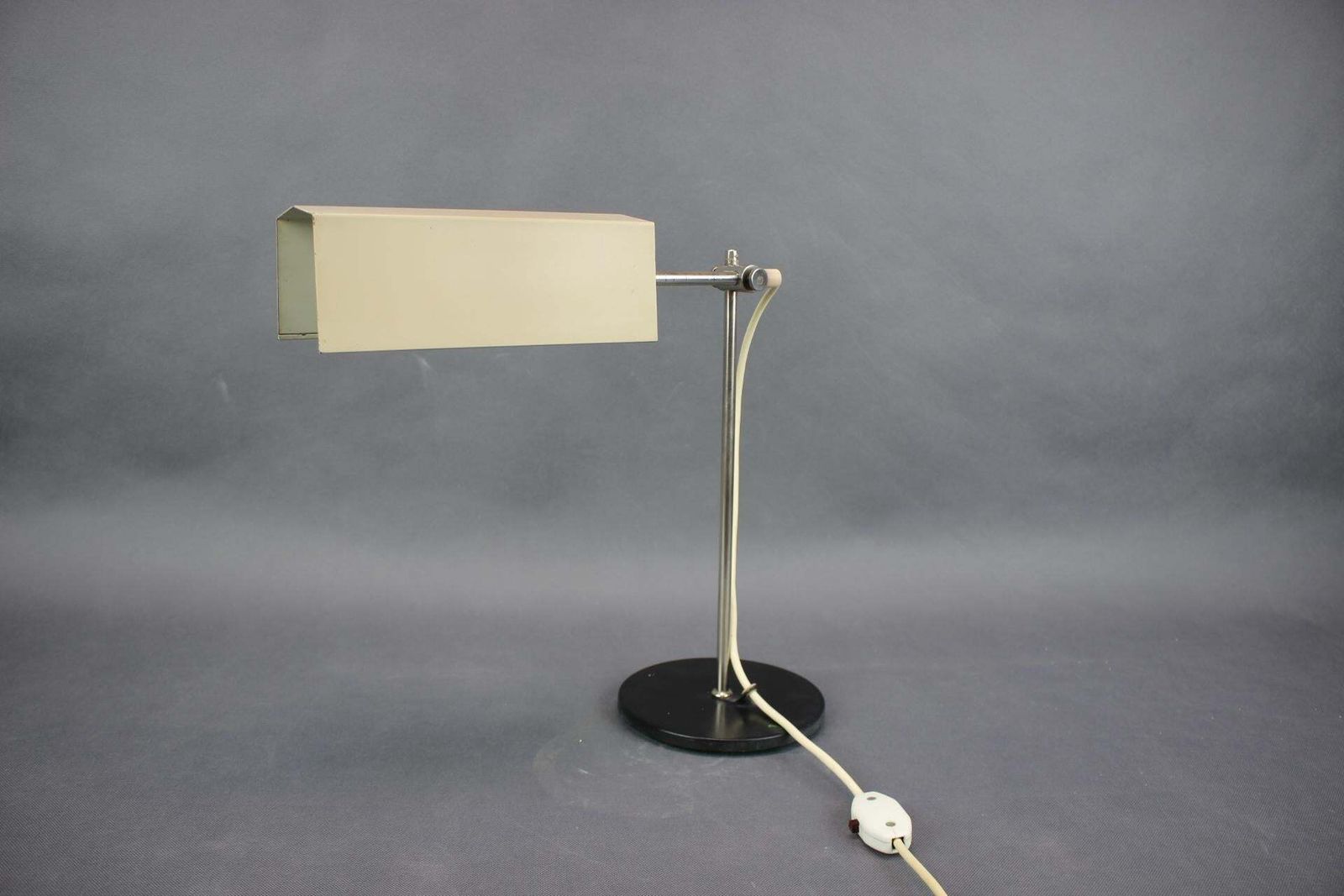 Lampe de table allemande minimaliste, style Bauhaus, années 1970 photo for sale