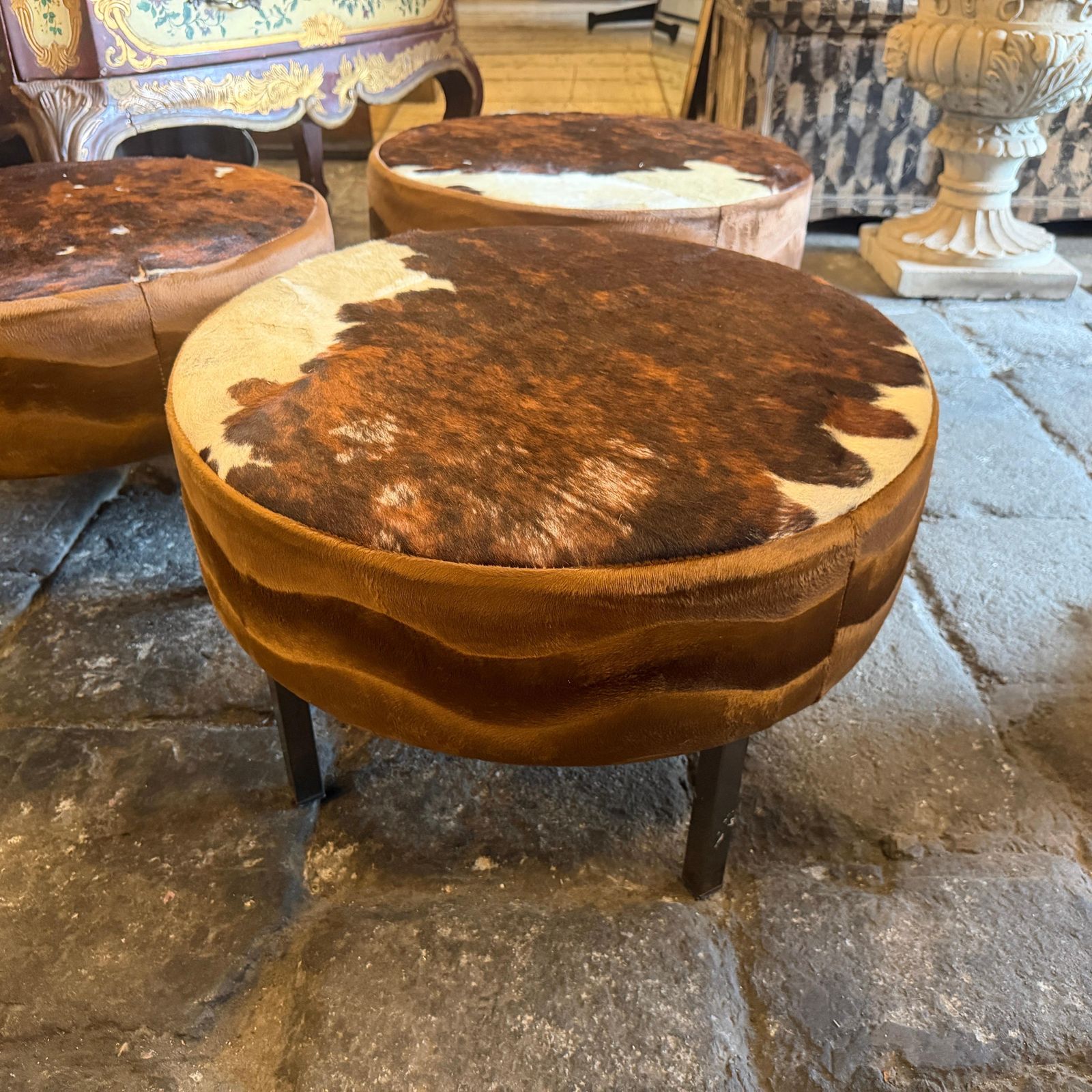 photo furniture Set Of Three 1980s Cow Leather Italian Round Poufs