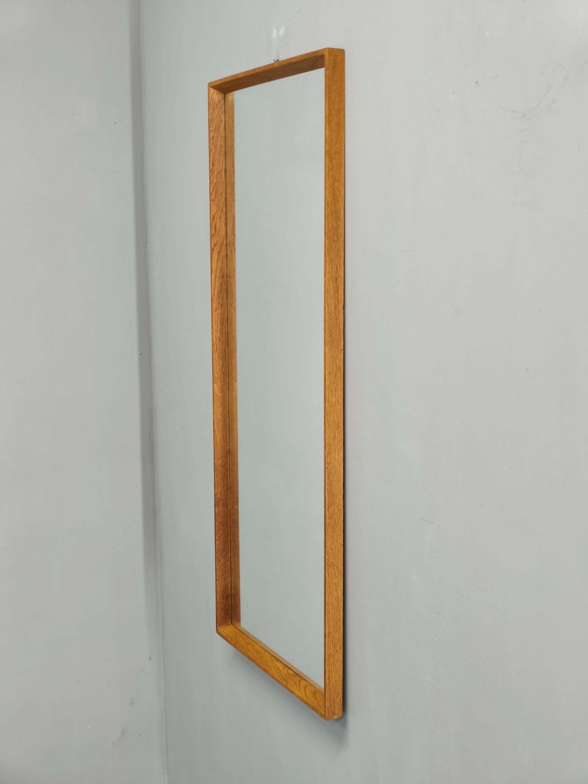 Deense minimalistische wandspiegel met massief eikenhouten lijst, jaren 1960 photo for sale