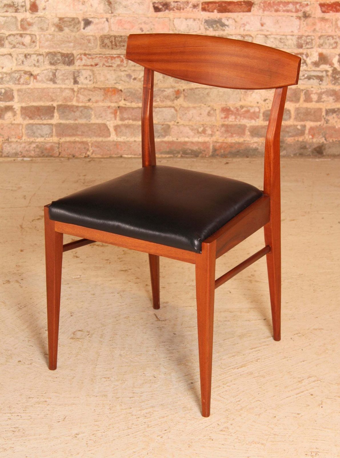 photo vinterior Mid Century Teak And Mahogany Dining Table And 6 Chairs By McIntosh, Circa 1960s