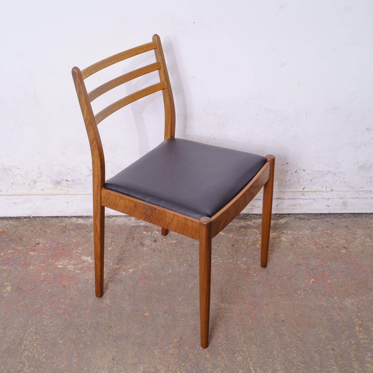 G Plan Mid Century Teak Extending Dining Table With 6 Newly Upholstered Chairs photo 1300.0