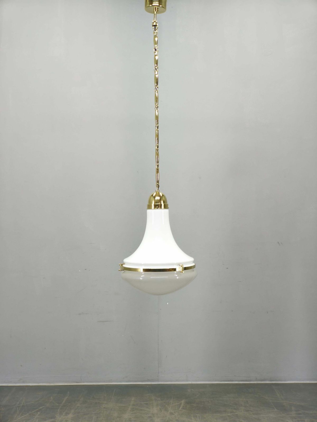 Peter Behrens art deco hanglamp voor Siemens, Duitsland jaren 1930 photo furniture