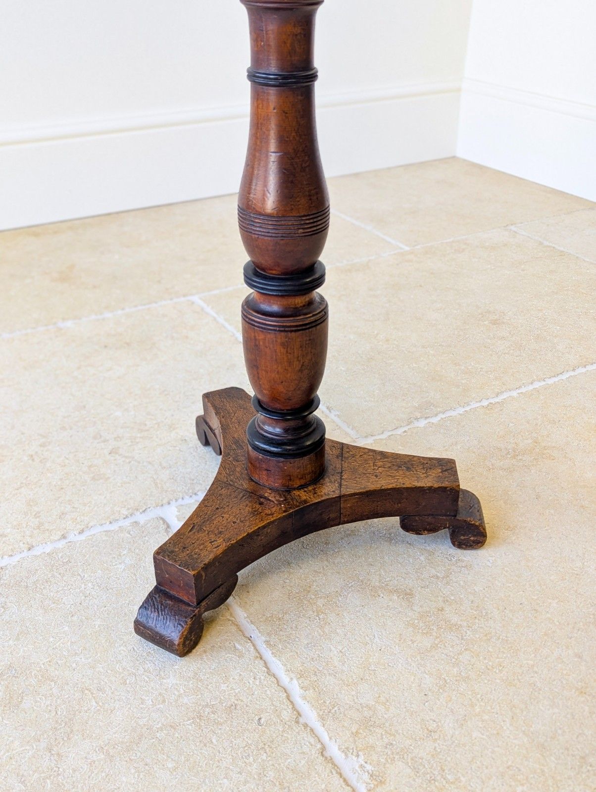 photo furniture Antique William IV Mahogany Lyre Form Music Stand C.1830