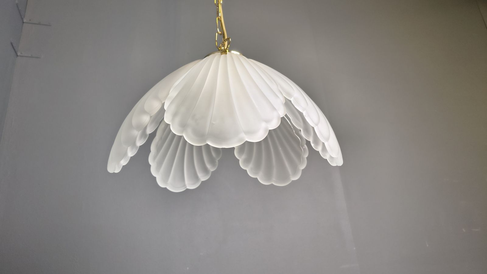 photo furniture Vintage Italian Glass And Brass Chandelier, 1970s