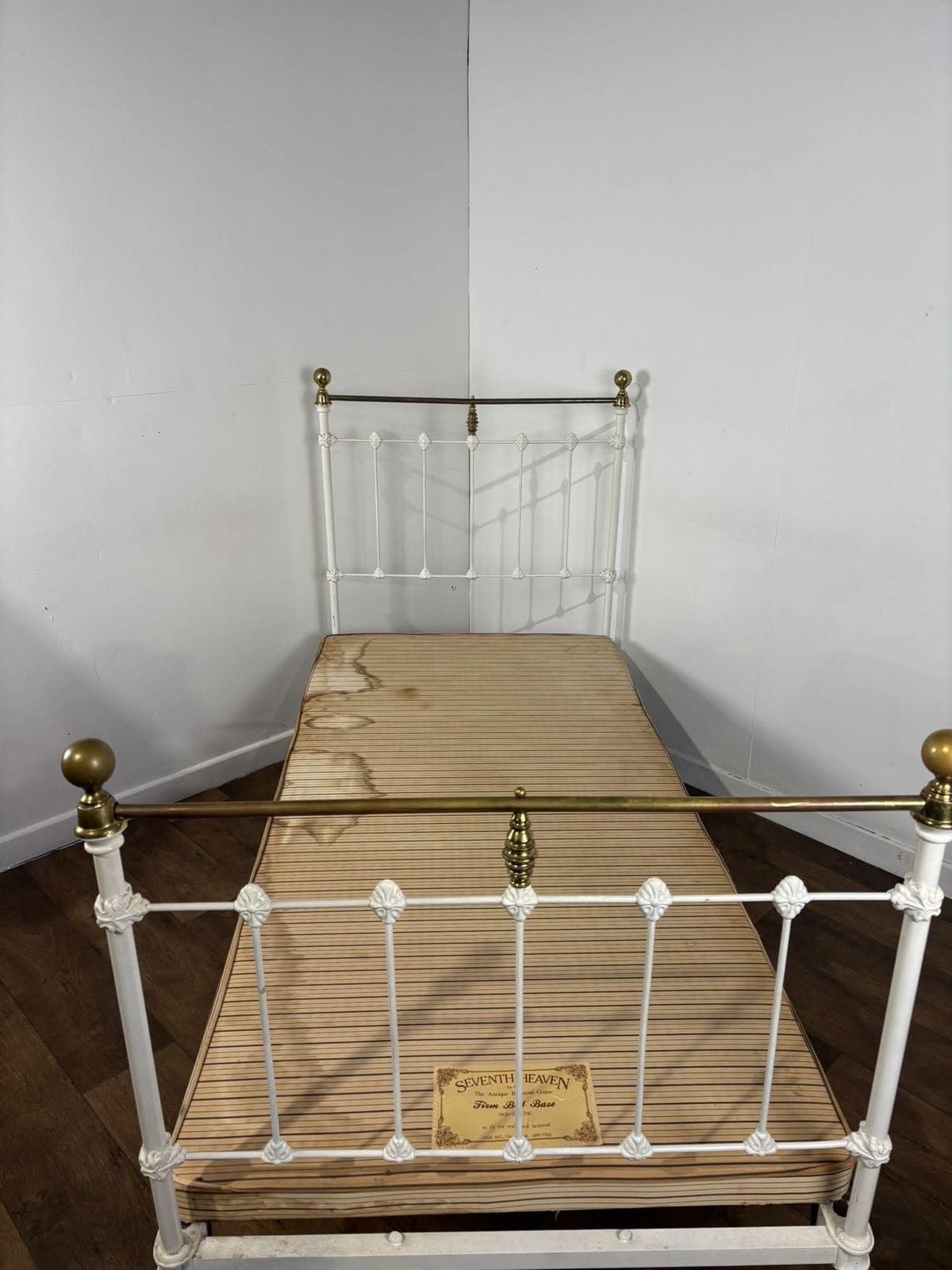 Victorian Style Single Bed With Seventh Heaven Base photo vinterior