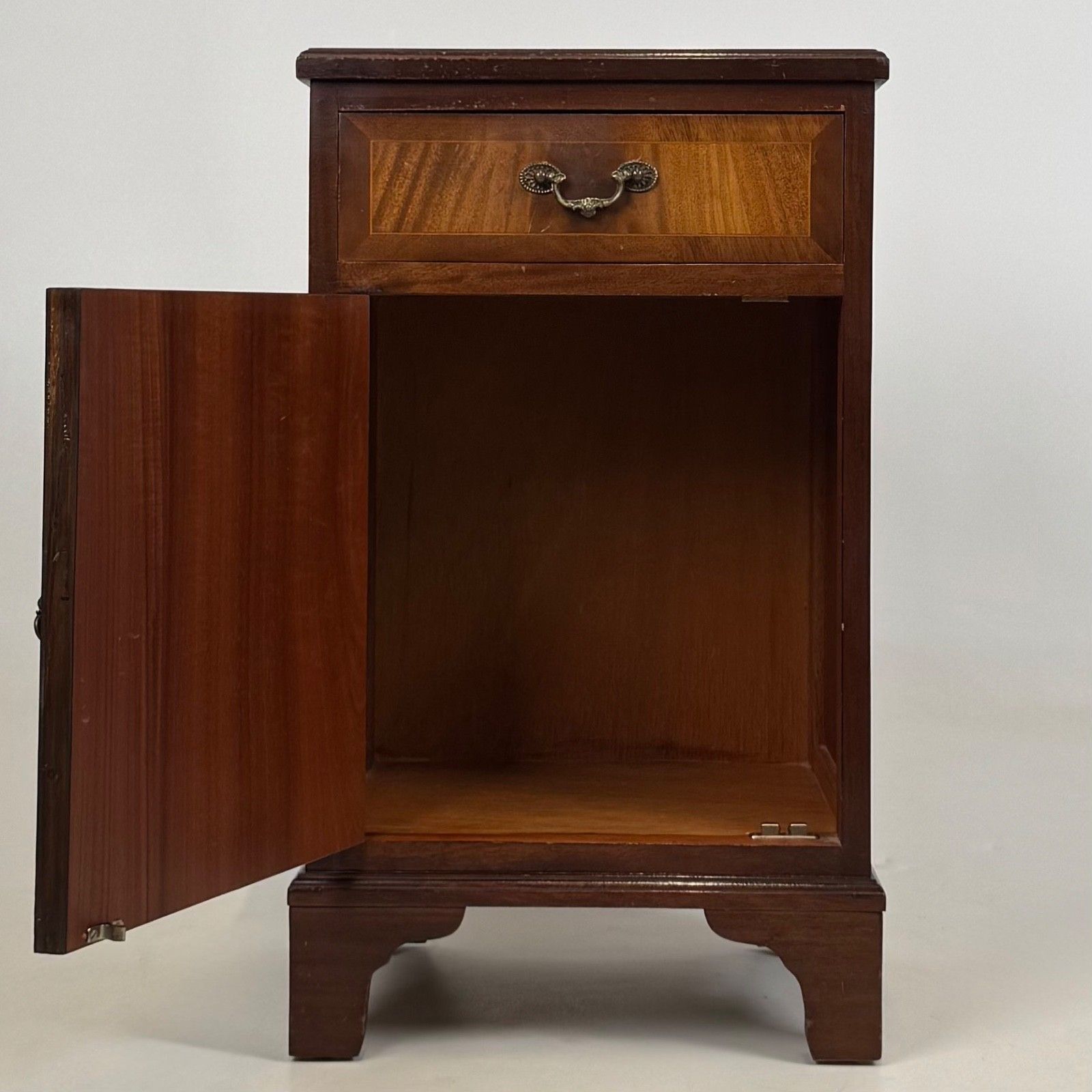 Antique 20th Century Pair Of Mahogany Bedside Cabinets ( Af 5715 ) photo for sale
