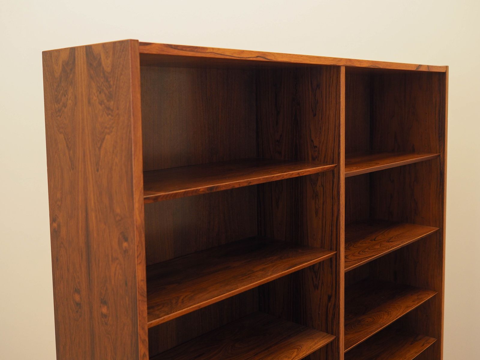 Vintage boekenkast, Deens design, jaren 1970, geproduceerd door Hundevad photo vinterior