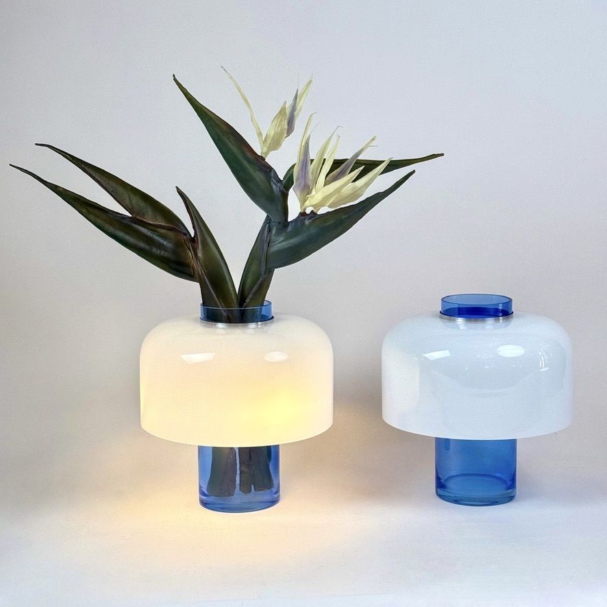 photo furniture Paire de lampes de table LT226 bleues et blanches par Carlo Nason pour AV Mazzega