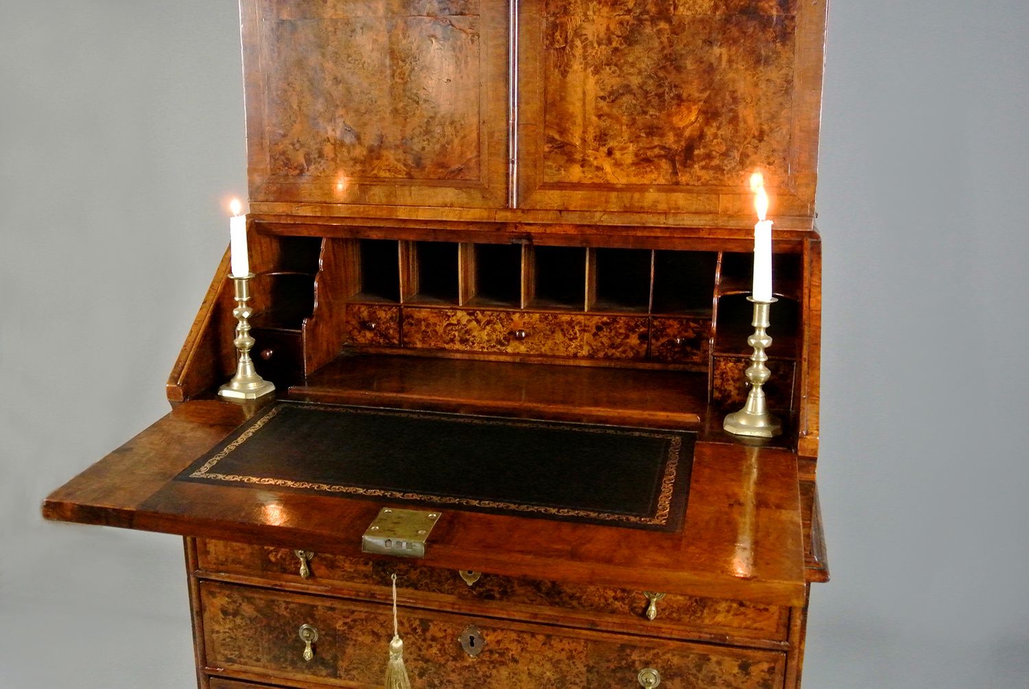 Exemplary George I Mulberry Bureau Bookcase C. 1720 photo vinterior