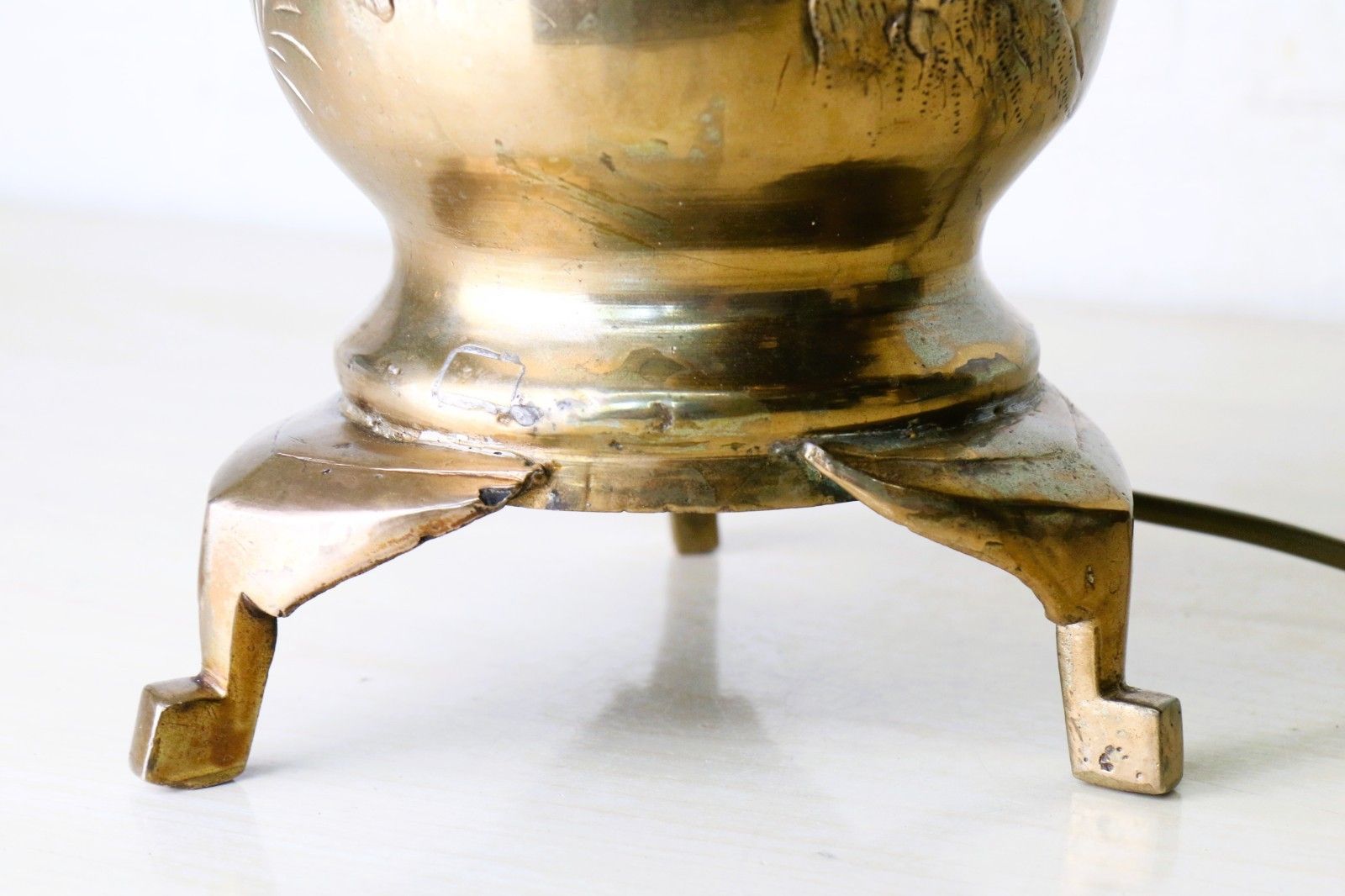 photo furniture Table Lamp Antique Japanese Lamp Bronzed Brass With High Relief Detailing
