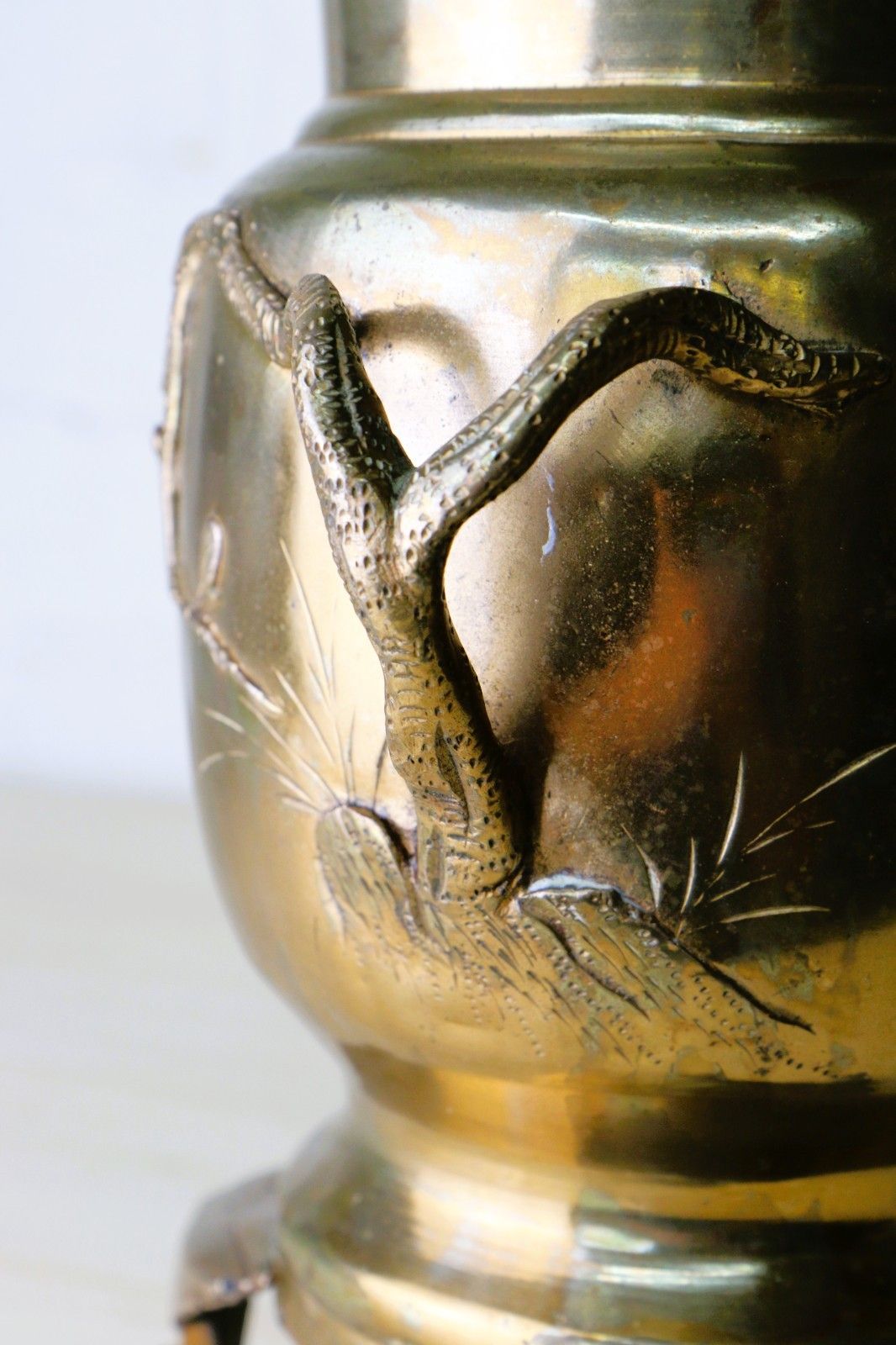photo vinterior Table Lamp Antique Japanese Lamp Bronzed Brass With High Relief Detailing