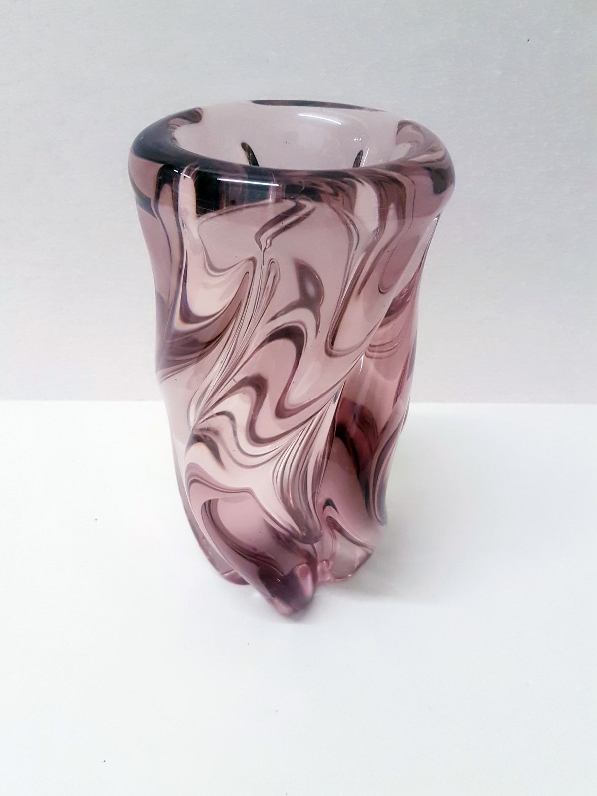 Vaas "Lilac" van ontwerper Joseph Hospodka photo furniture