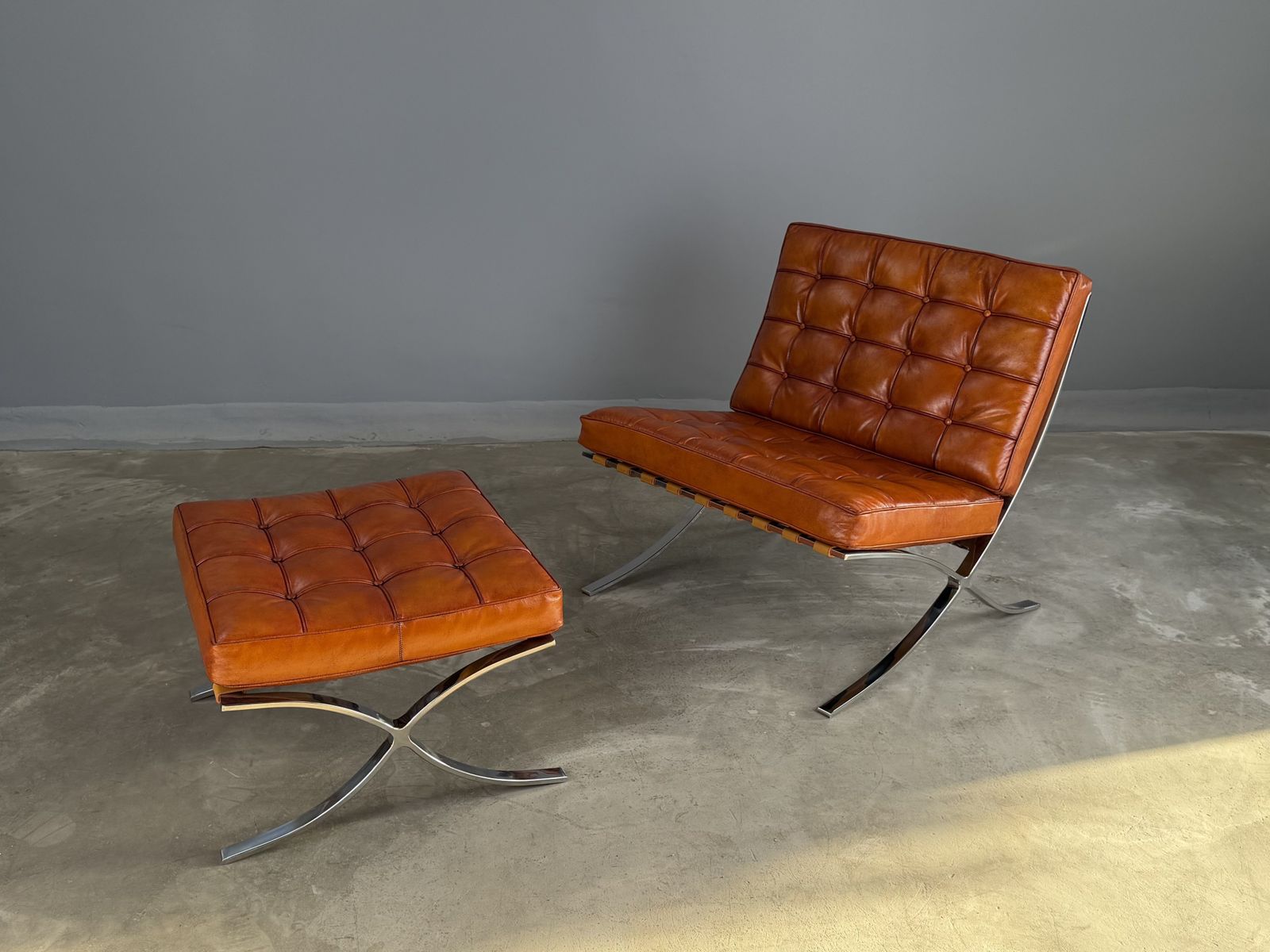 Barcelona Chair Leather Lounge Brown Tan Cognac Accent Chair Bauhaus Statement Armchair photo vinterior