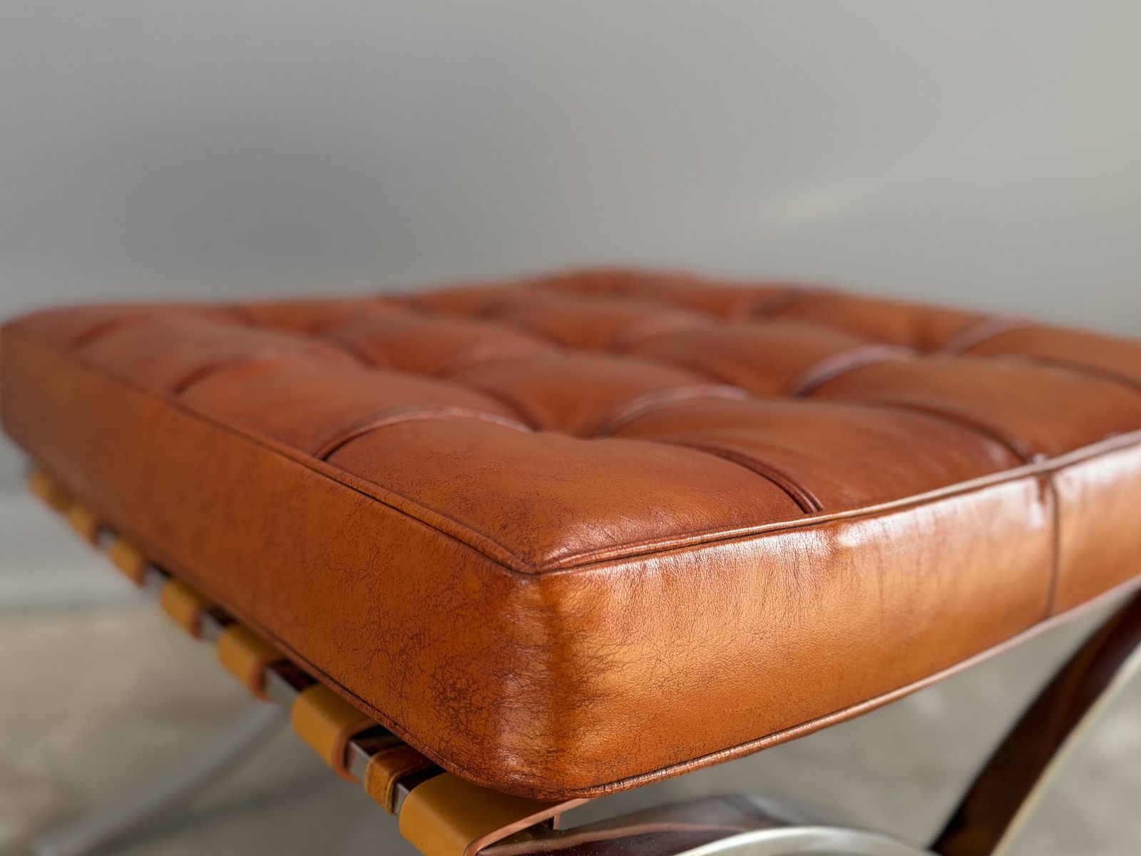 Barcelona Chair Leather Lounge Brown Tan Cognac Accent Chair Bauhaus Statement Armchair photo vintage