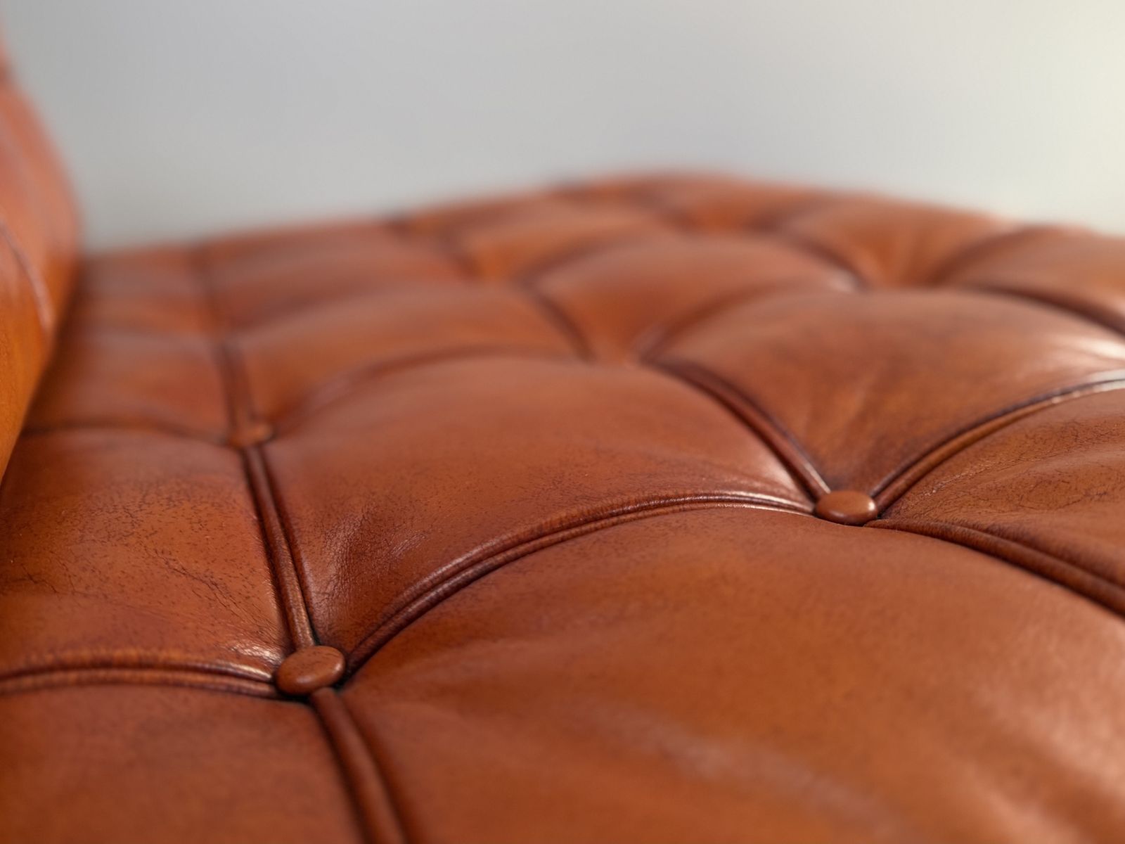 photo vinterior Barcelona Chair Leather Lounge Brown Tan Cognac Accent Chair Bauhaus Statement Armchair