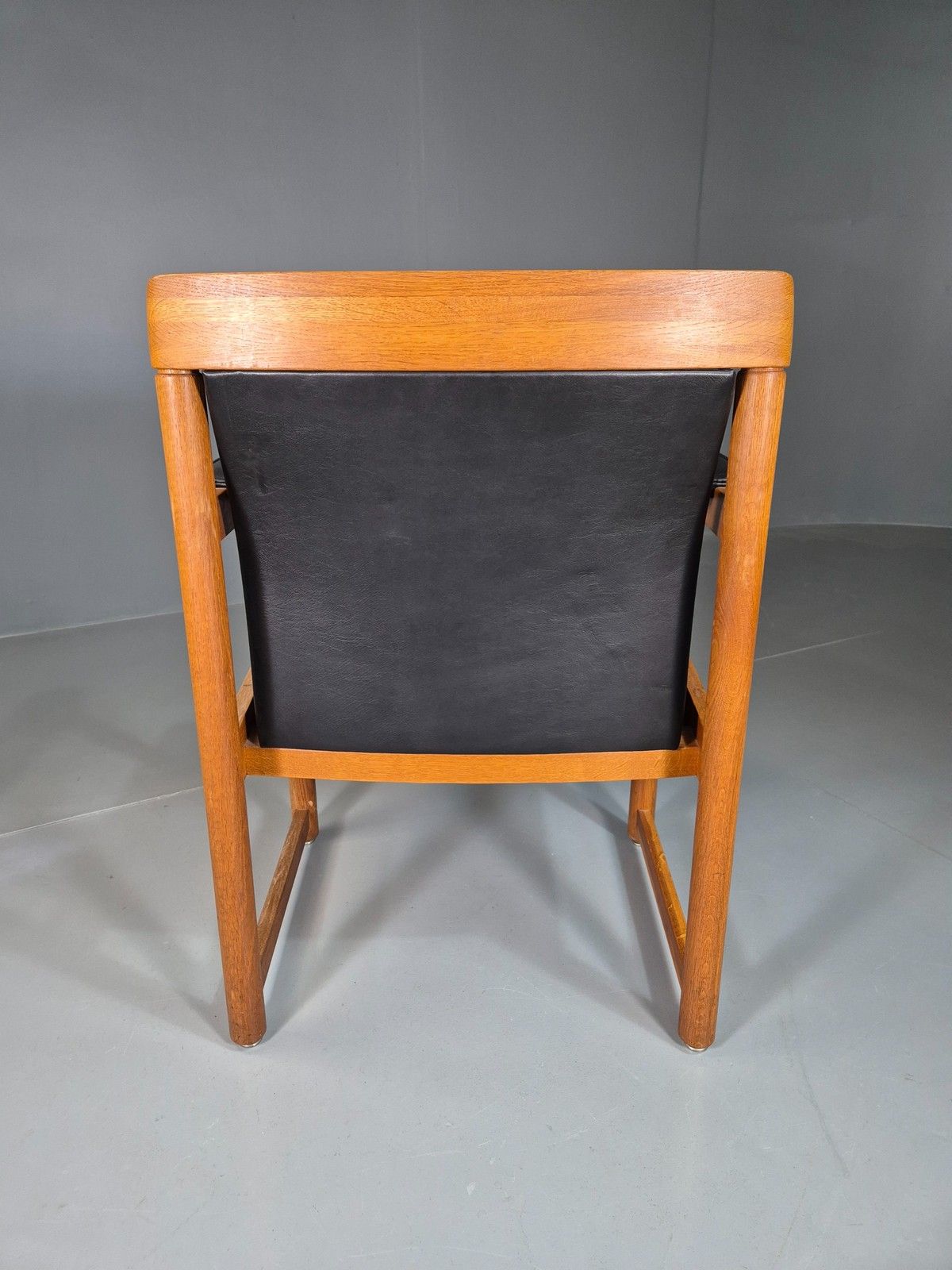 photo furniture Vintage Mid Century Elbow Desk Chair Swedish 1960s Black Leather Retro Eb07001