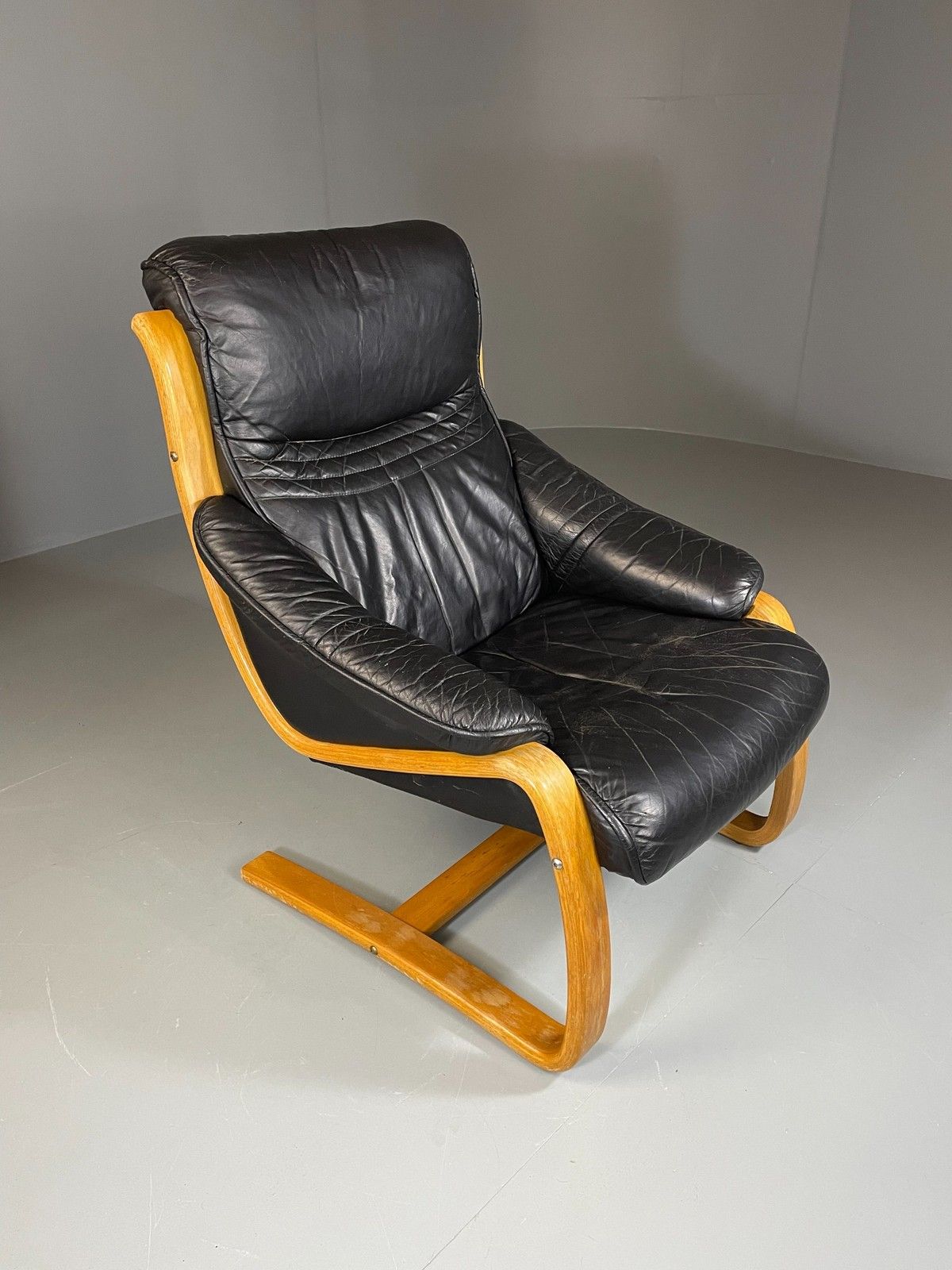 Vintage 70s Retro Lounge Chair Danish Black Leather Bentwood Mcm Eb06223 photo buy