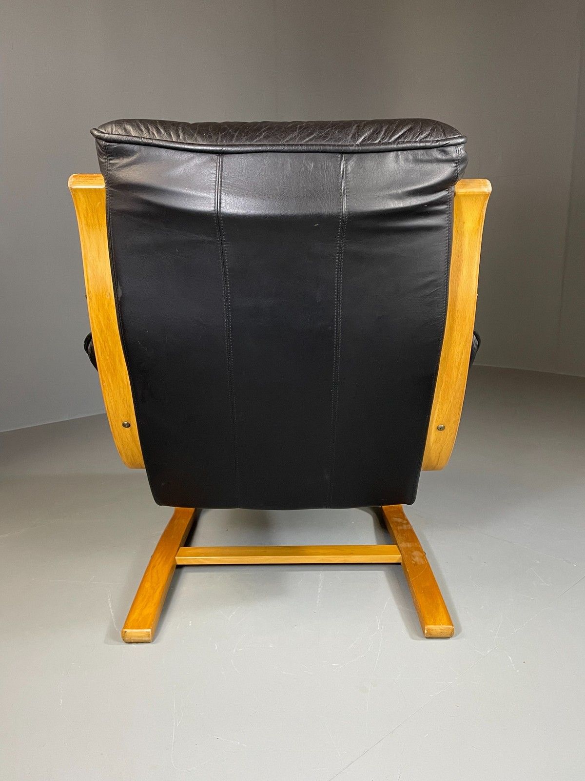 photo for sale Vintage 70s Retro Lounge Chair Danish Black Leather Bentwood Mcm Eb06223