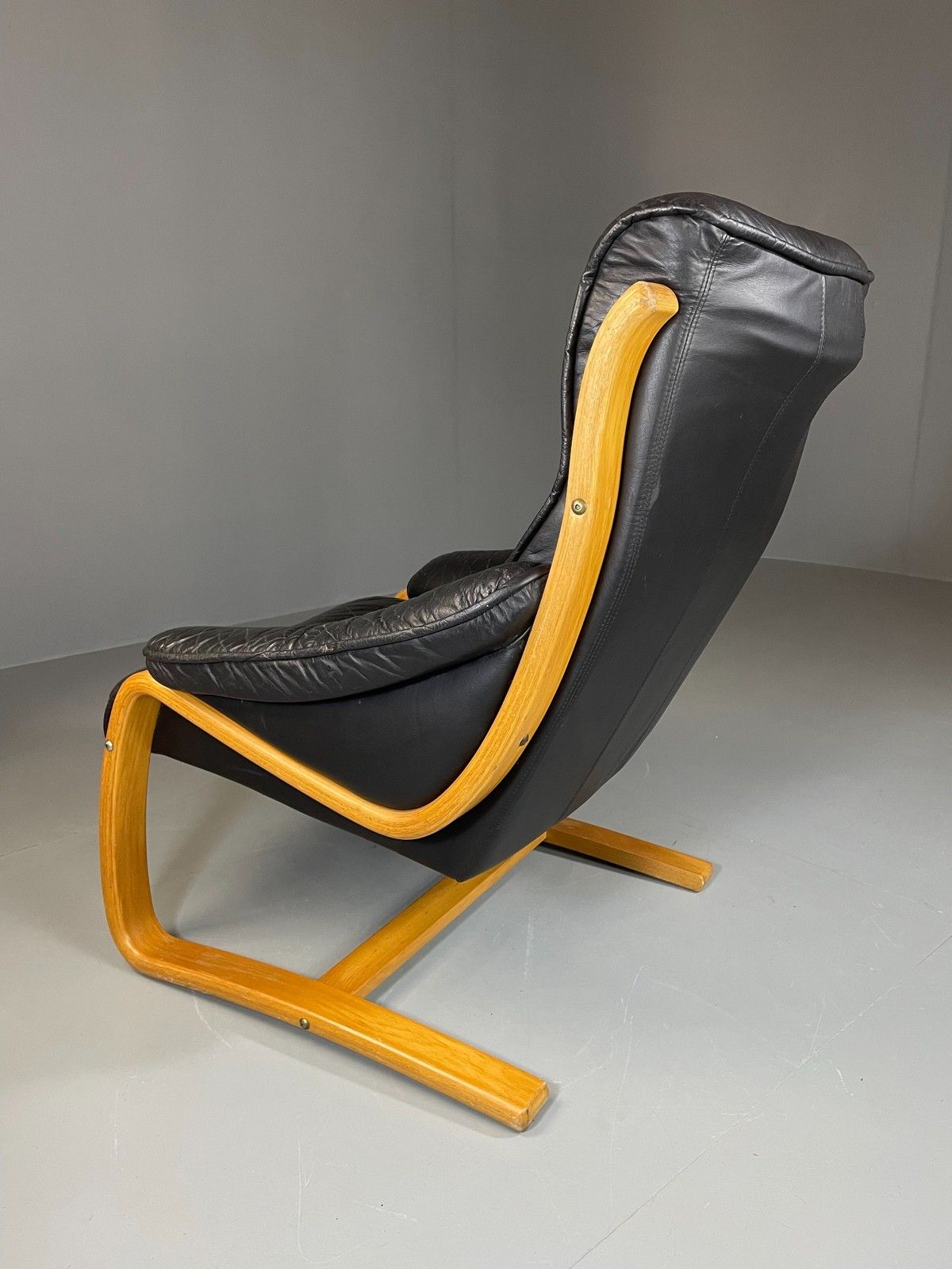 Furniture Vintage 70s Retro Lounge Chair Danish Black Leather Bentwood Mcm Eb06223 photo