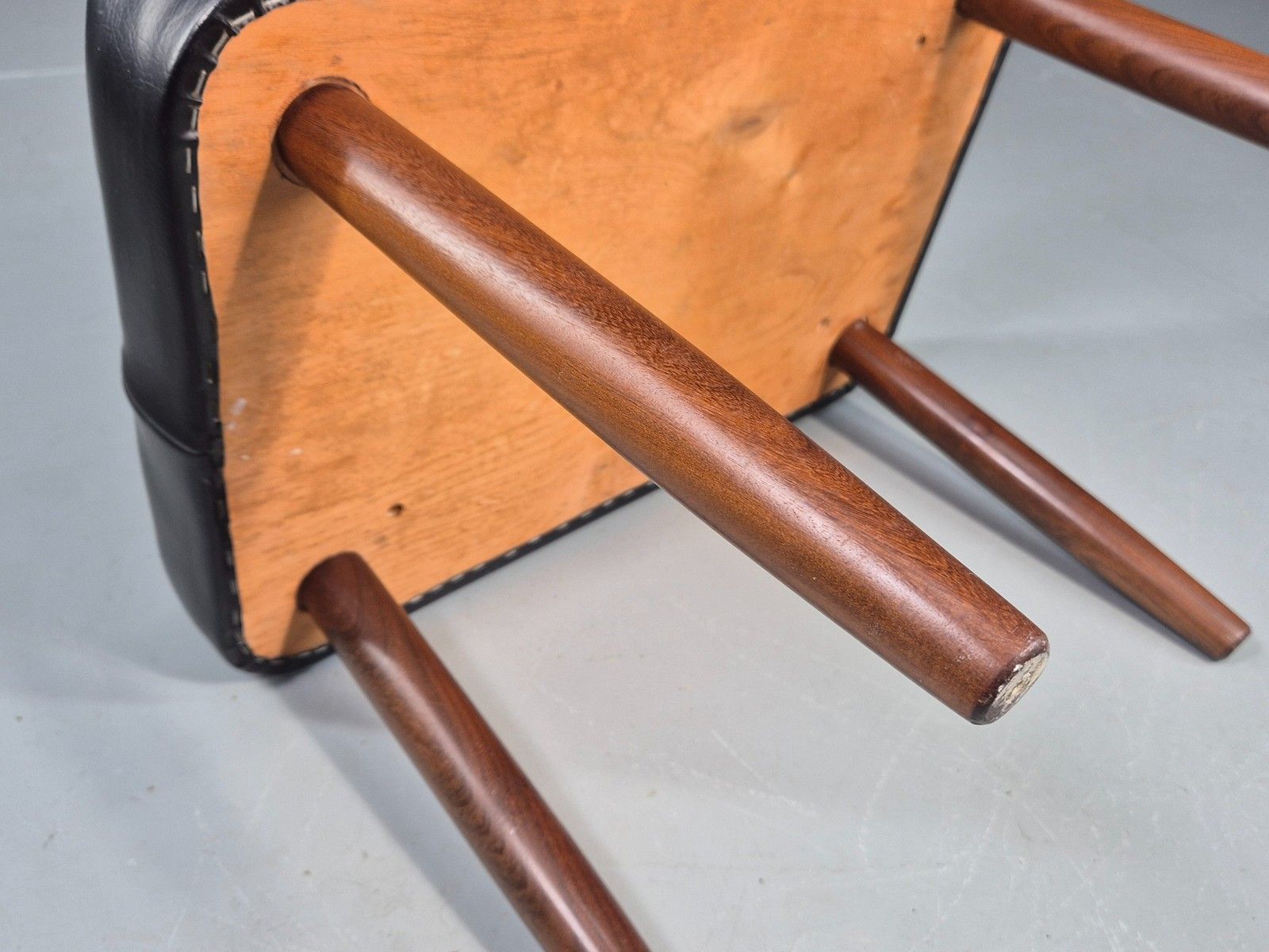 Vintage Mid Century Footstool Danish Black Vinyl Teak Legs Stitch Detail Eb12031 photo 70.0