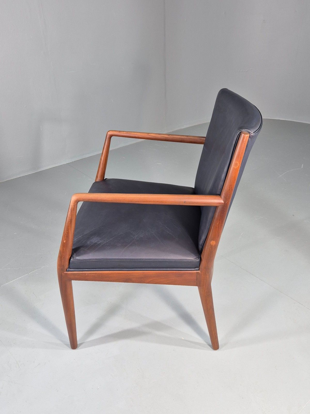 photo buy Vintage Mid Century Teak Armchair Blue Leather 1960s Retro Eb11894