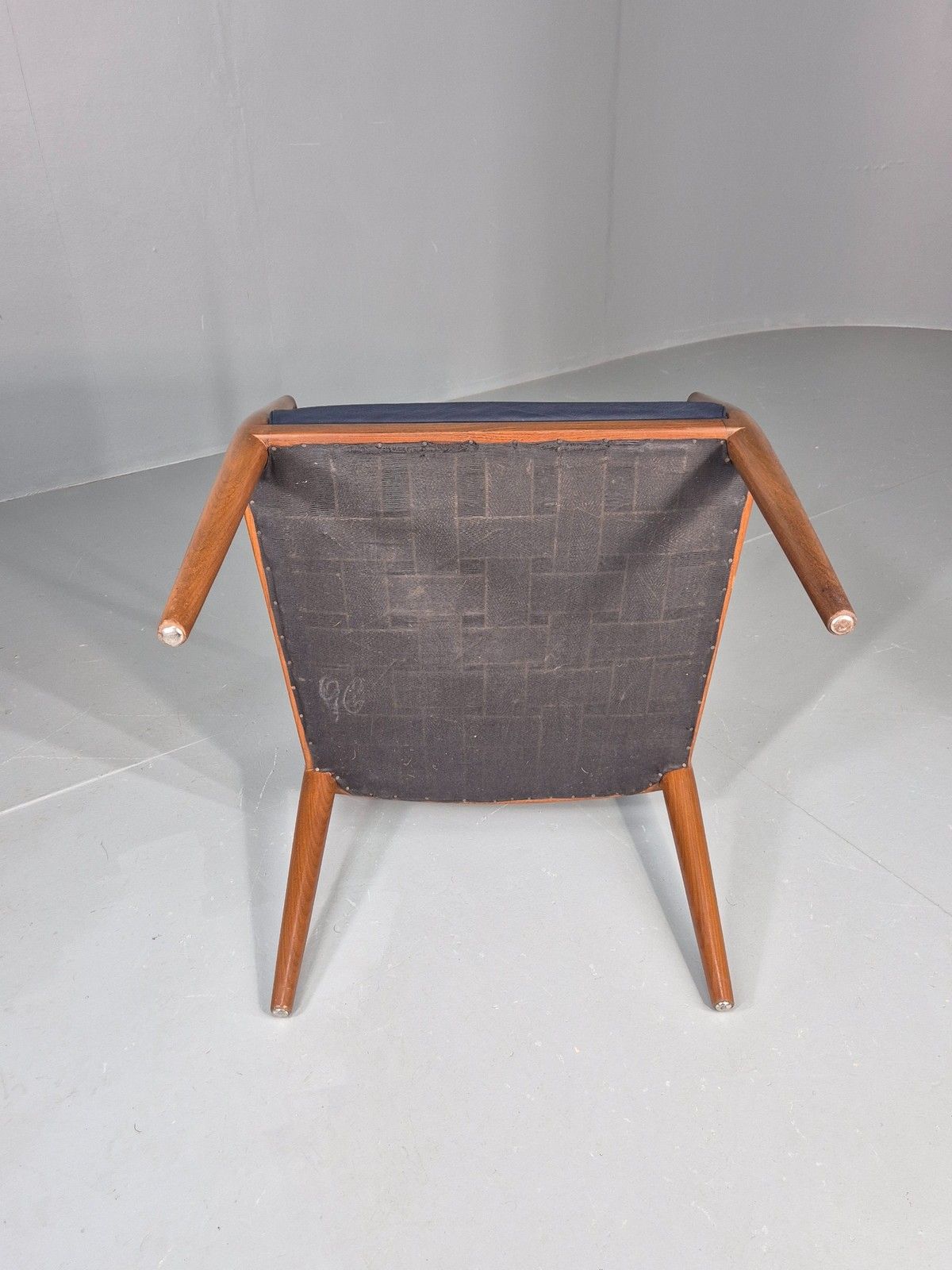 photo vintage Vintage Mid Century Teak Armchair Blue Leather 1960s Retro Eb11895