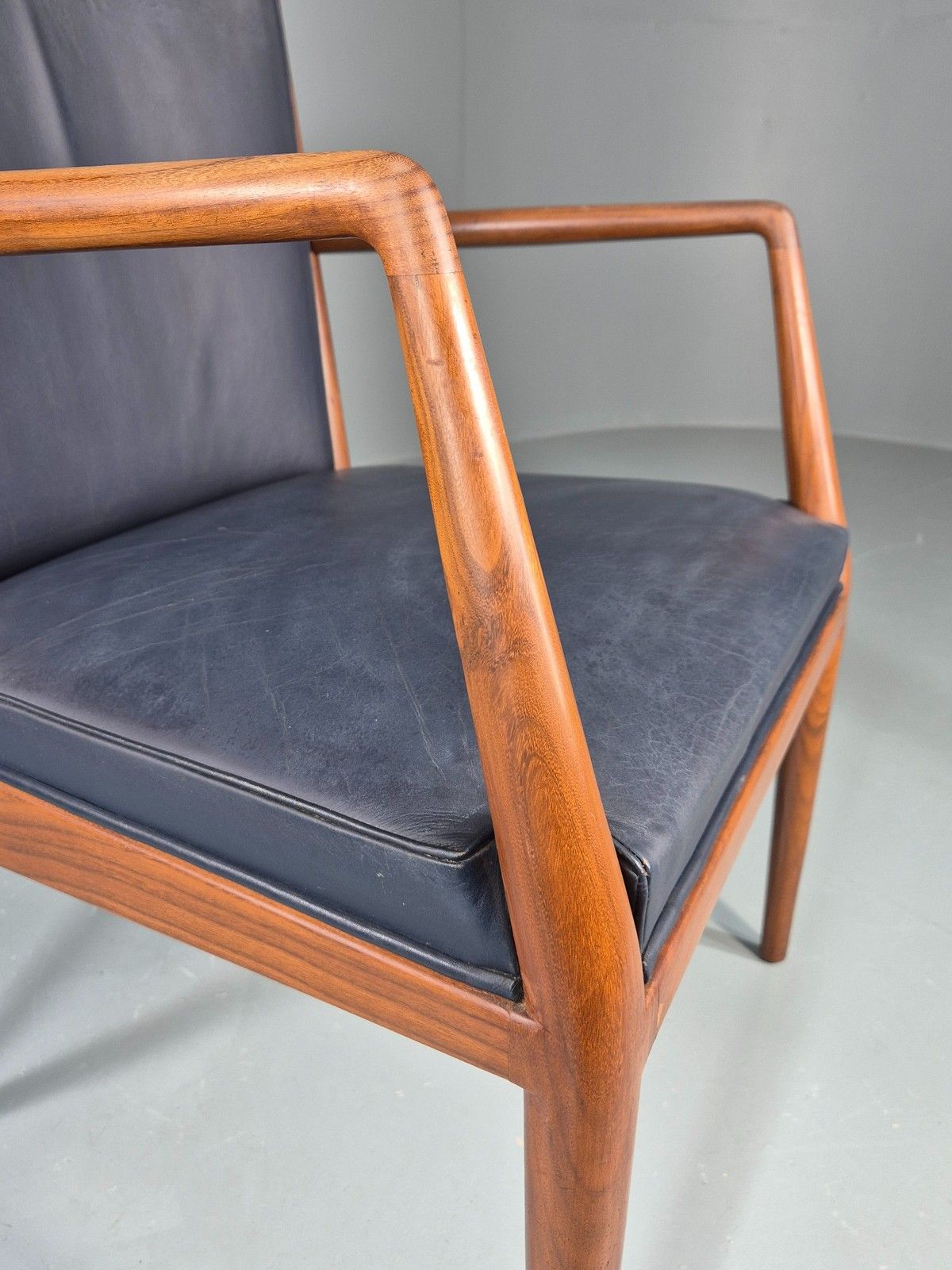photo furniture Vintage Mid Century Teak Armchair Blue Leather 1960s Retro Eb11906