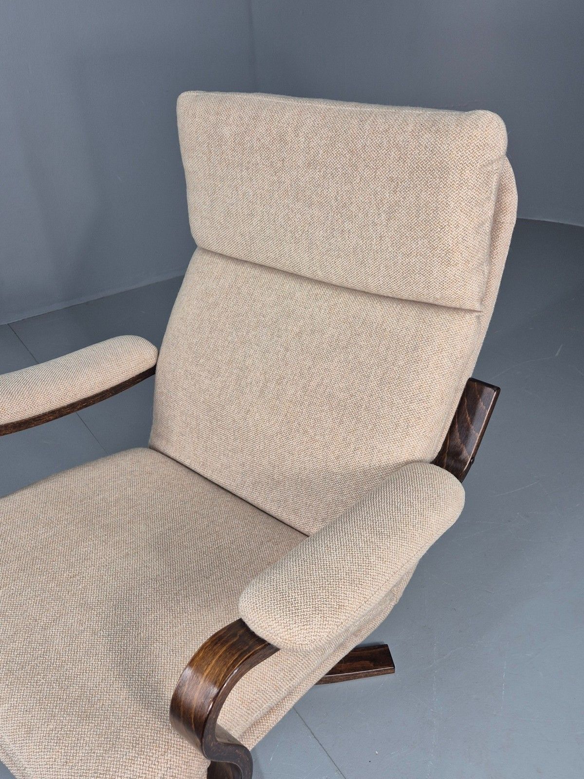 photo vintage Vintage Danish Mid Century Swivel Chair Cream Bentwood Frame1970s Retro Eb12123