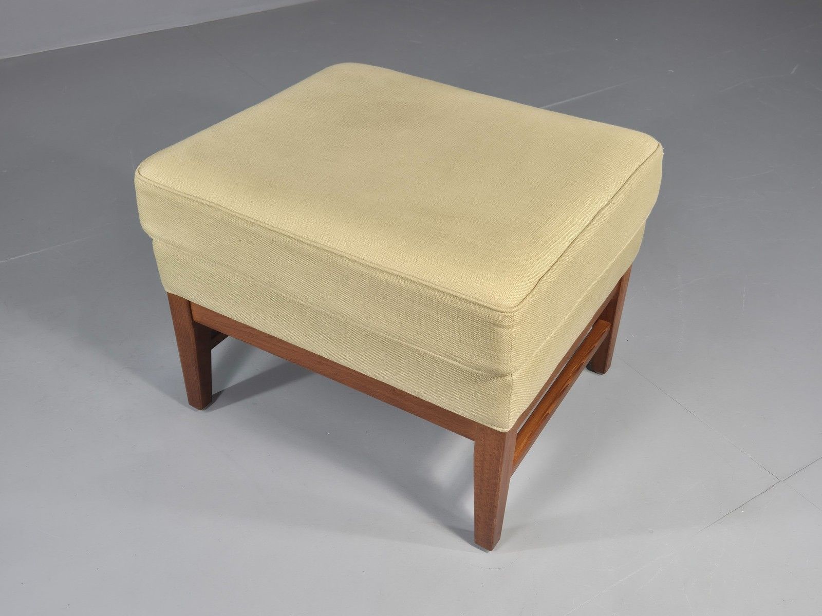 Vintage Mid Century Footstool Green Wool Teak Frame 1970s Retro Eb12158 photo 70.0