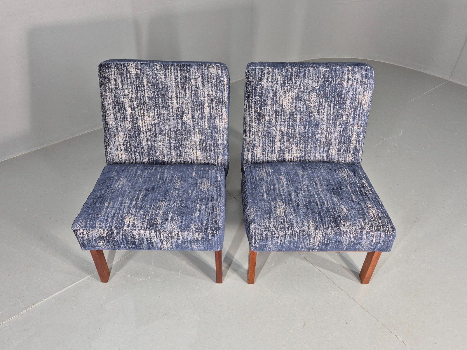 2 Vintage Lounge Chairs 1960s Mid Century Design Teak Frame Guy Rogers Eb11848 photo 450.0